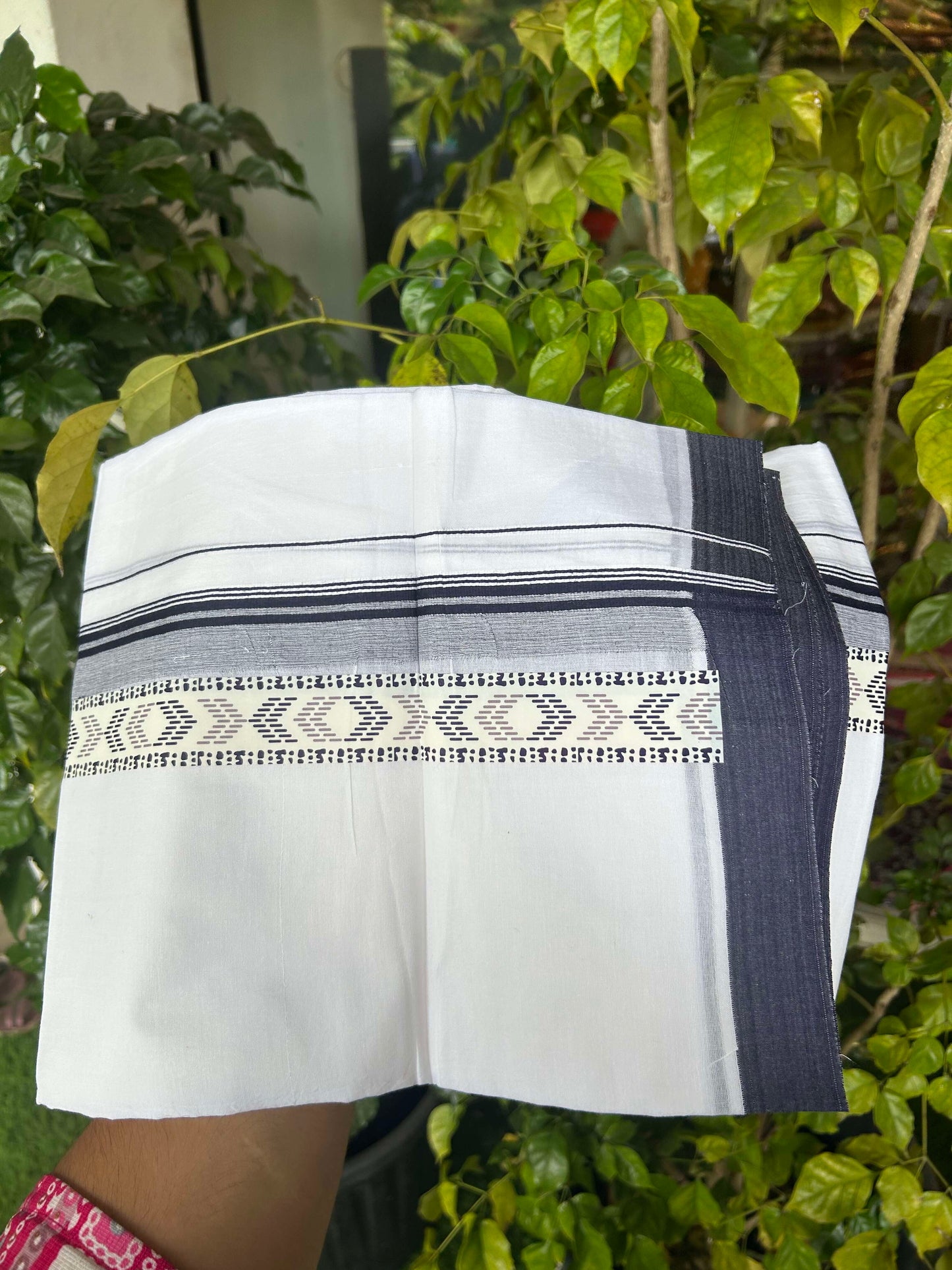 20% Discount ! KaithariKada Balaramapuram Cotton Double Pure white Mundu/Dhoti- 60s - 2.5 inch Navy Blue & Ash Purple Printed Stripes Design Kara - 3.65 mtr (8 muzham) - 12 KK5309 GAN