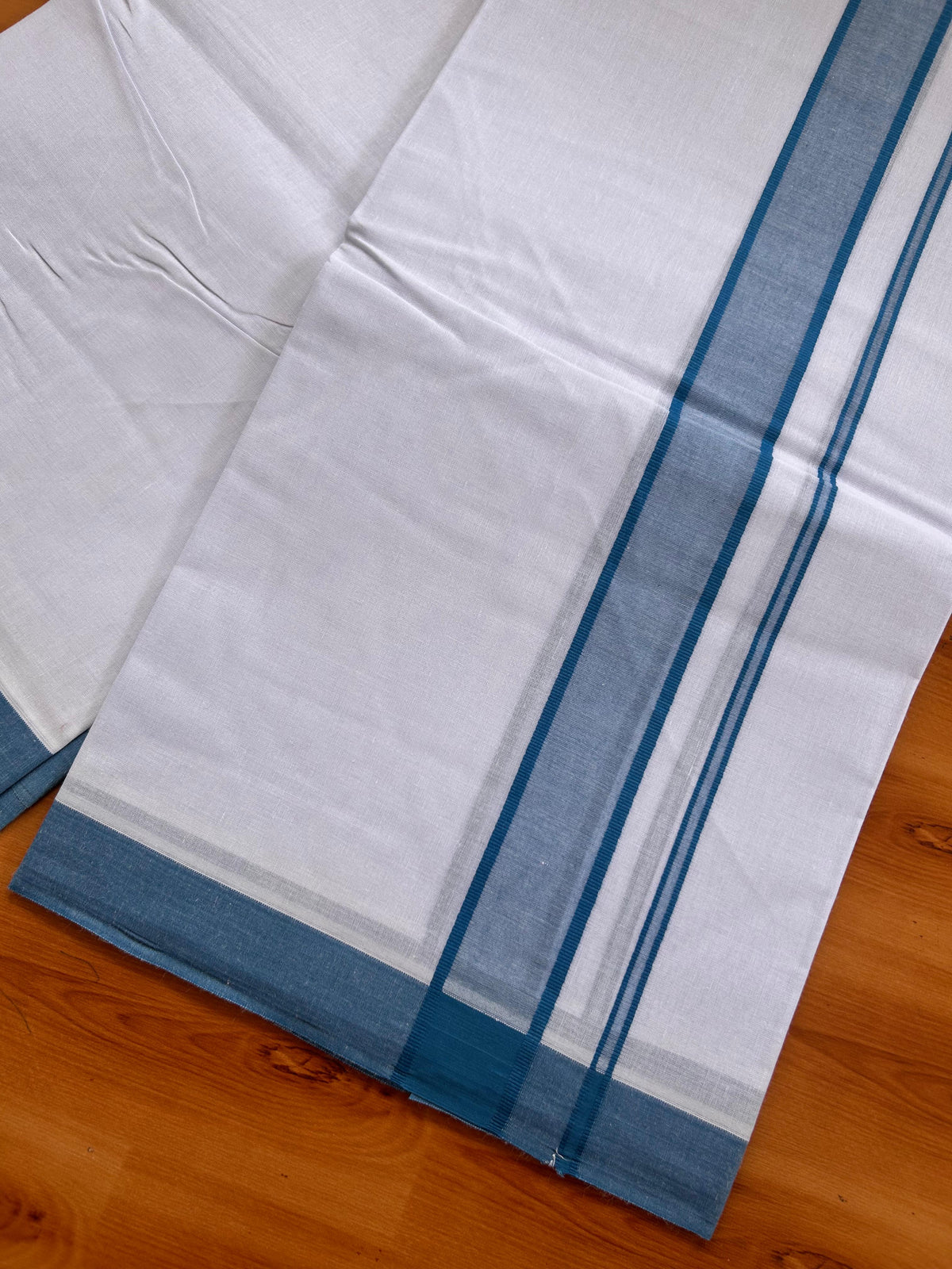 Blue Dyed Pure White Double Mundu/Dhoti - 20% Discount ! Kaitharikada Pure Cotton - 80s - 1.5 inch Peacock Blue Shaded Kara 3.85 mtr (8 muzham) - 9 KK5525 MRH