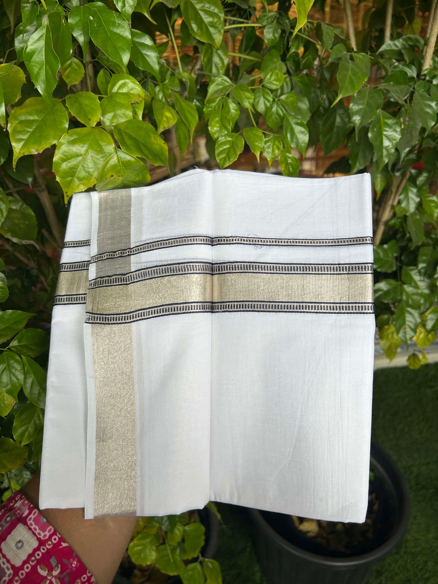 20% Discount!! KaithariKada Balaramapuram 100% Cotton Double Pure White Mundu/Dhoti - 100x100 - 1.5 inch Silver Kasav & Blue Design Kara 3.90 mtr (8 muzham) - 4 KK5309 GAN