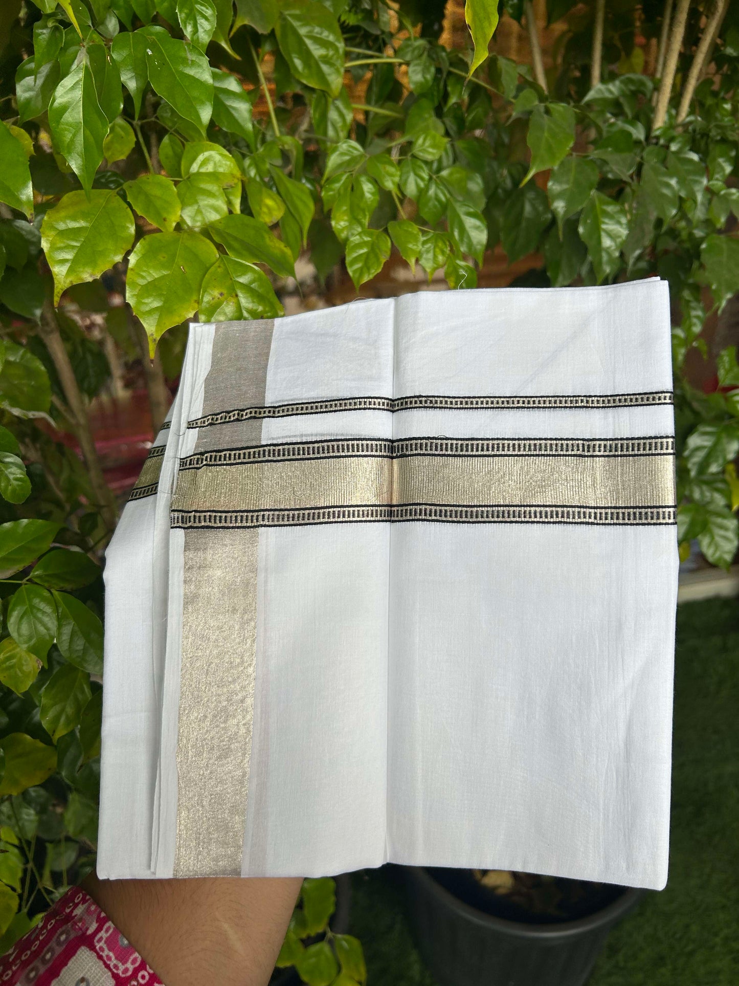 20% Discount!! KaithariKada Balaramapuram 100% Cotton Double Pure White Mundu/Dhoti - 100x100 - 1.5 inch Silver Kasav & Black Design Kara 3.90 mtr (8 muzham) - 3 KK5309 GAN
