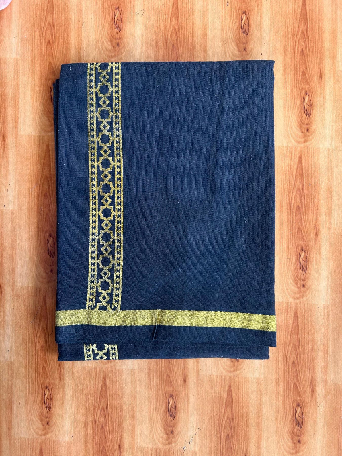 Kaitharikada - Single Kaily / Lungi - Mixed Cotton - 20s twisted - 1.5 inch Light Gold Kasav Printed Design Kara with Black colour body (2 meter / 4 muzham) - 1 KK8085 GAN
