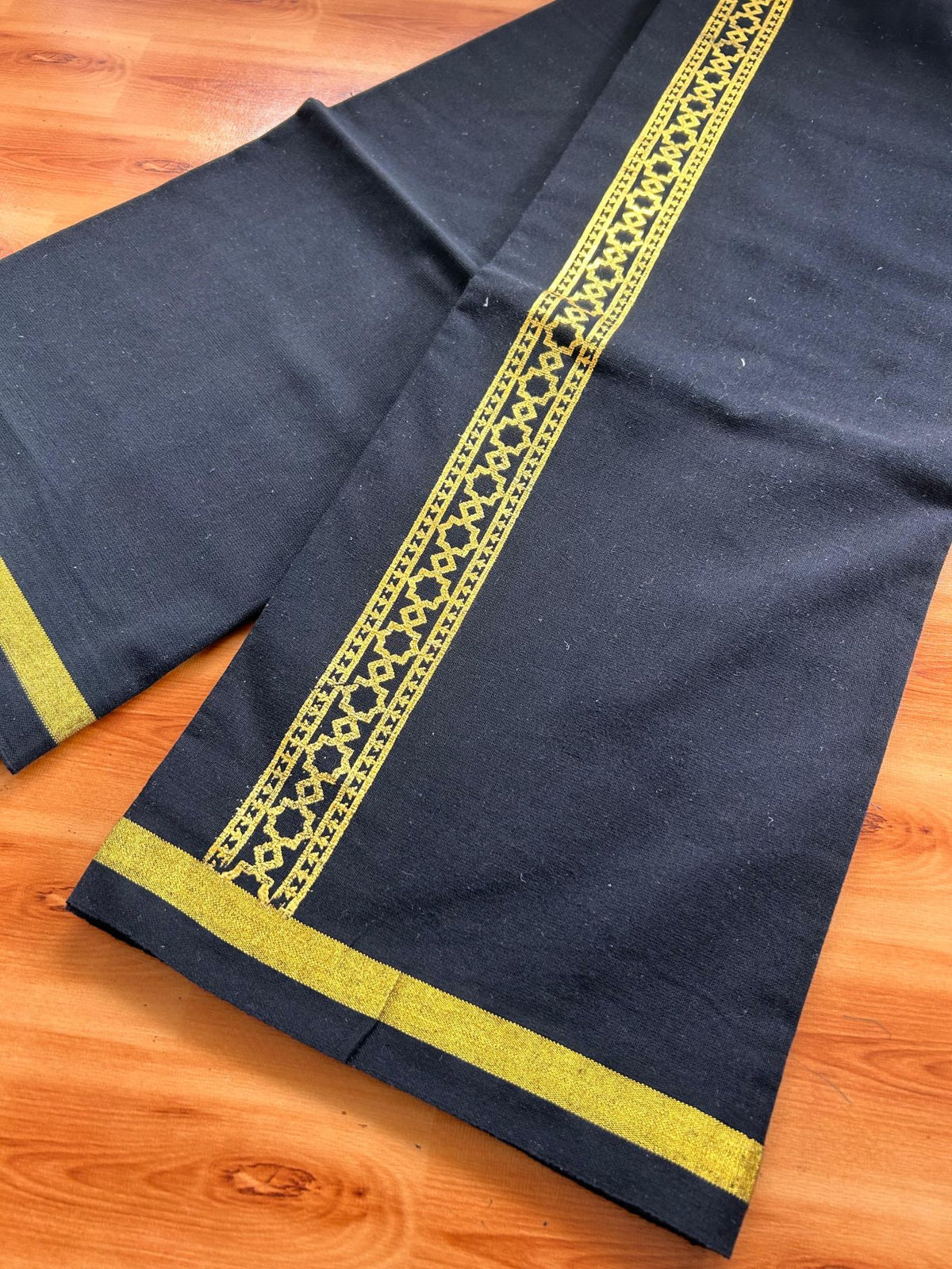 Kaitharikada - Single Kaily / Lungi - Mixed Cotton - 20s twisted - 1.5 inch Light Gold Kasav Printed Design Kara with Black colour body (2 meter / 4 muzham) - 1 KK8085 GAN