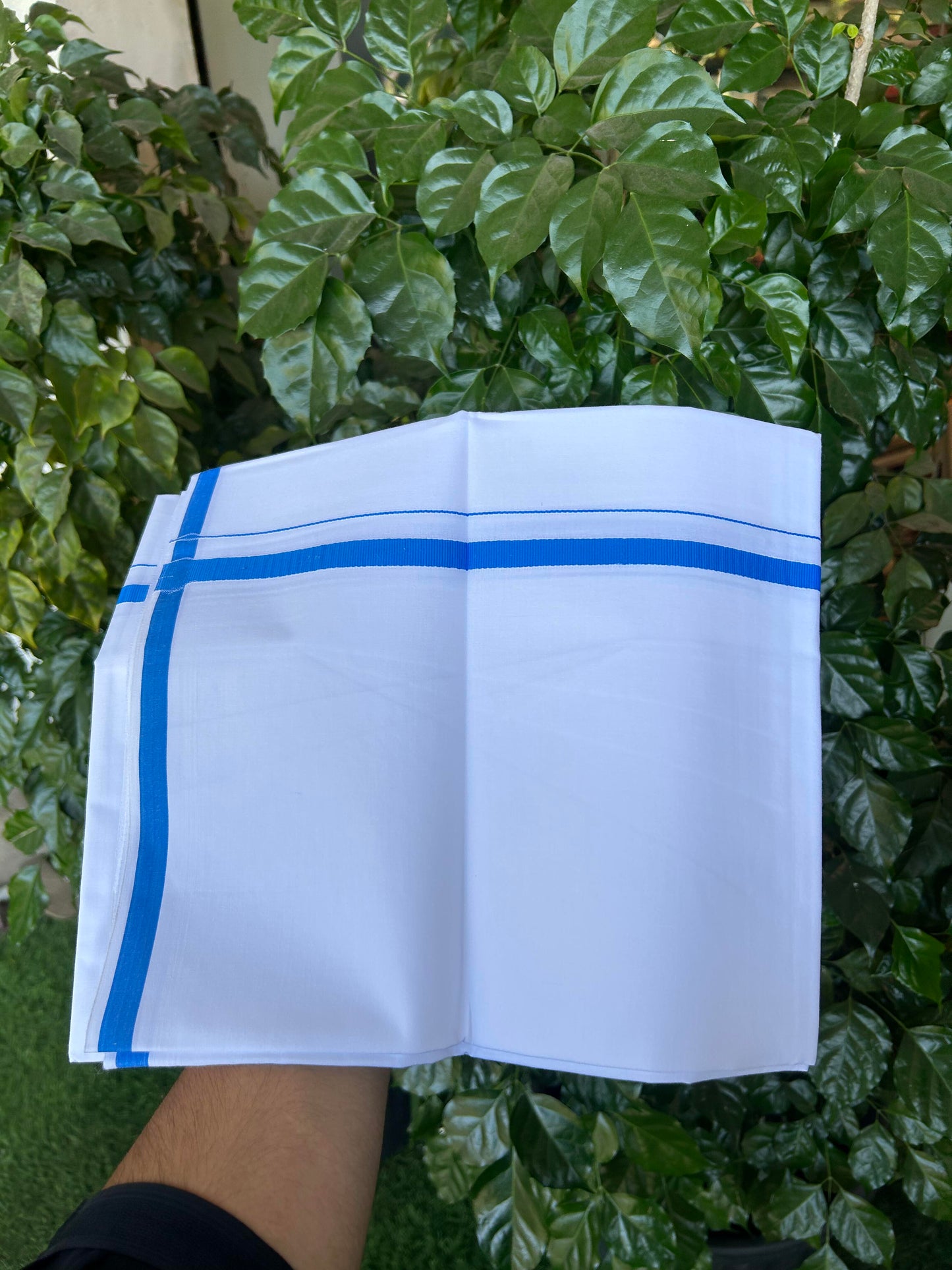 10% Discount ! KaithariKada Balaramapuram 100% Cotton Pure White Mill Bleached Single Mundu/Dhoti - 40s - 1 cm Blue Kara (2 meter / 4 muzham) - 3 KK5364 MC