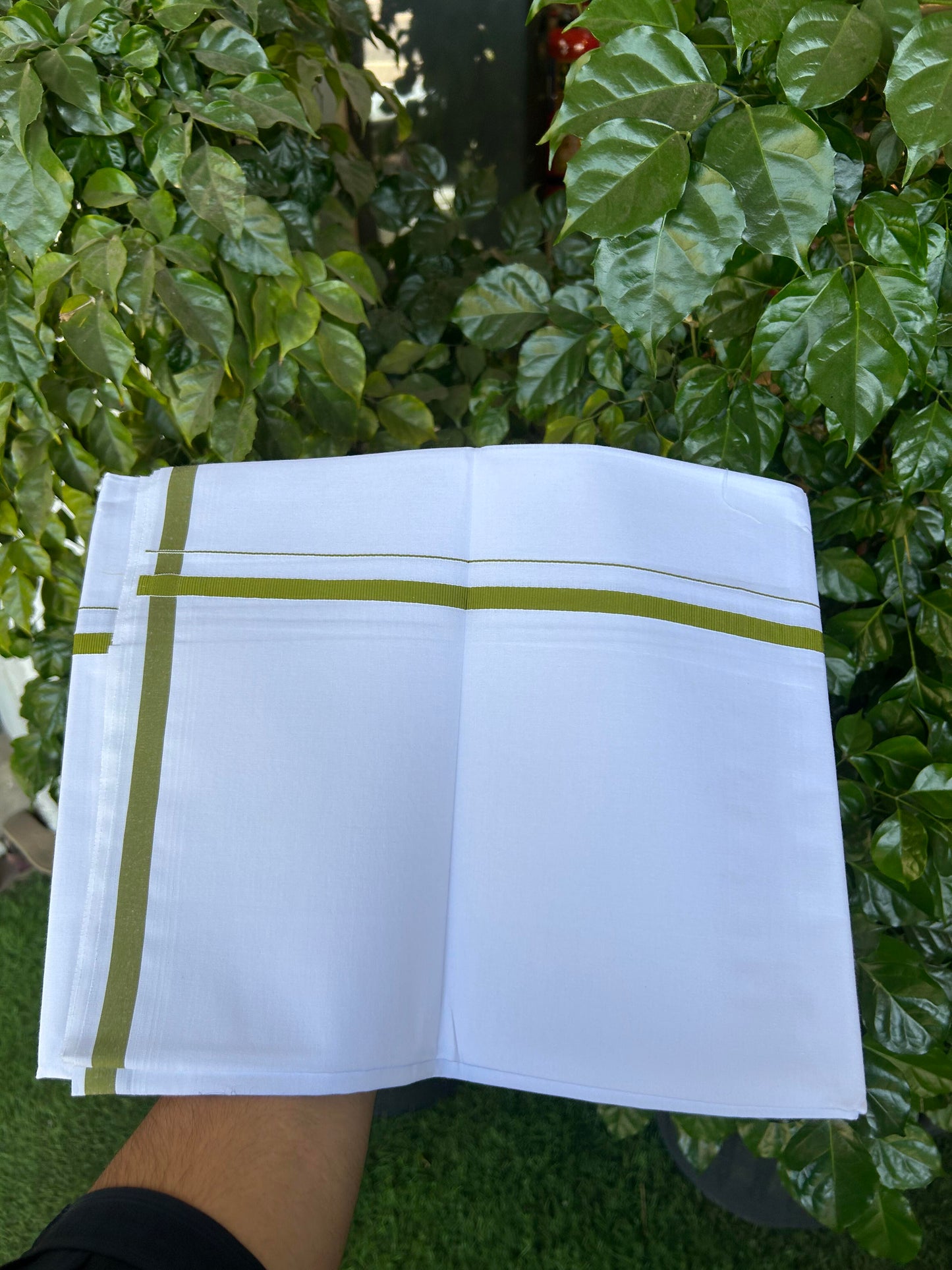 10% Discount ! KaithariKada Balaramapuram 100% Cotton Pure White Mill Bleached Single Mundu/Dhoti - 40s - 1 cm Parrot Green Kara (2 meter / 4 muzham) - 1 KK5364 MC