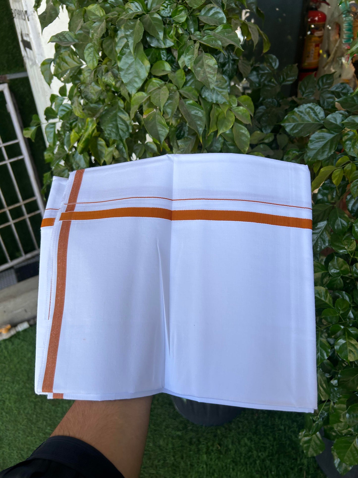 10% Discount ! KaithariKada Balaramapuram 100% Cotton Pure White Mill Bleached Single Mundu/Dhoti - 40s - 1 cm Burnt Orange Kara (2 meter / 4 muzham) - 4 KK5364 MC