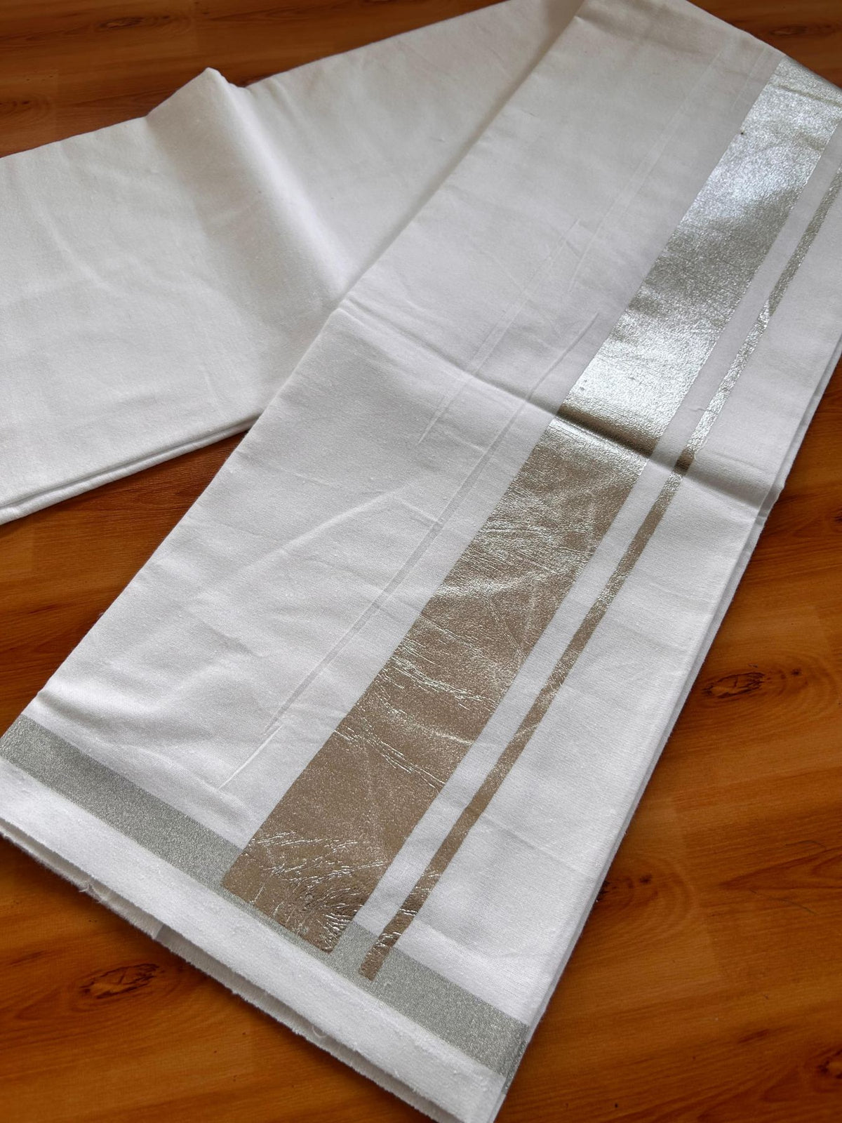 Kaitharikada - Single Kaily / Lungi - Mixed Cotton - 20s twisted - 1.5 inch Silver Kasav Kara with White colour body (2 meter / 4 muzham) - 9 KK8085 GAN