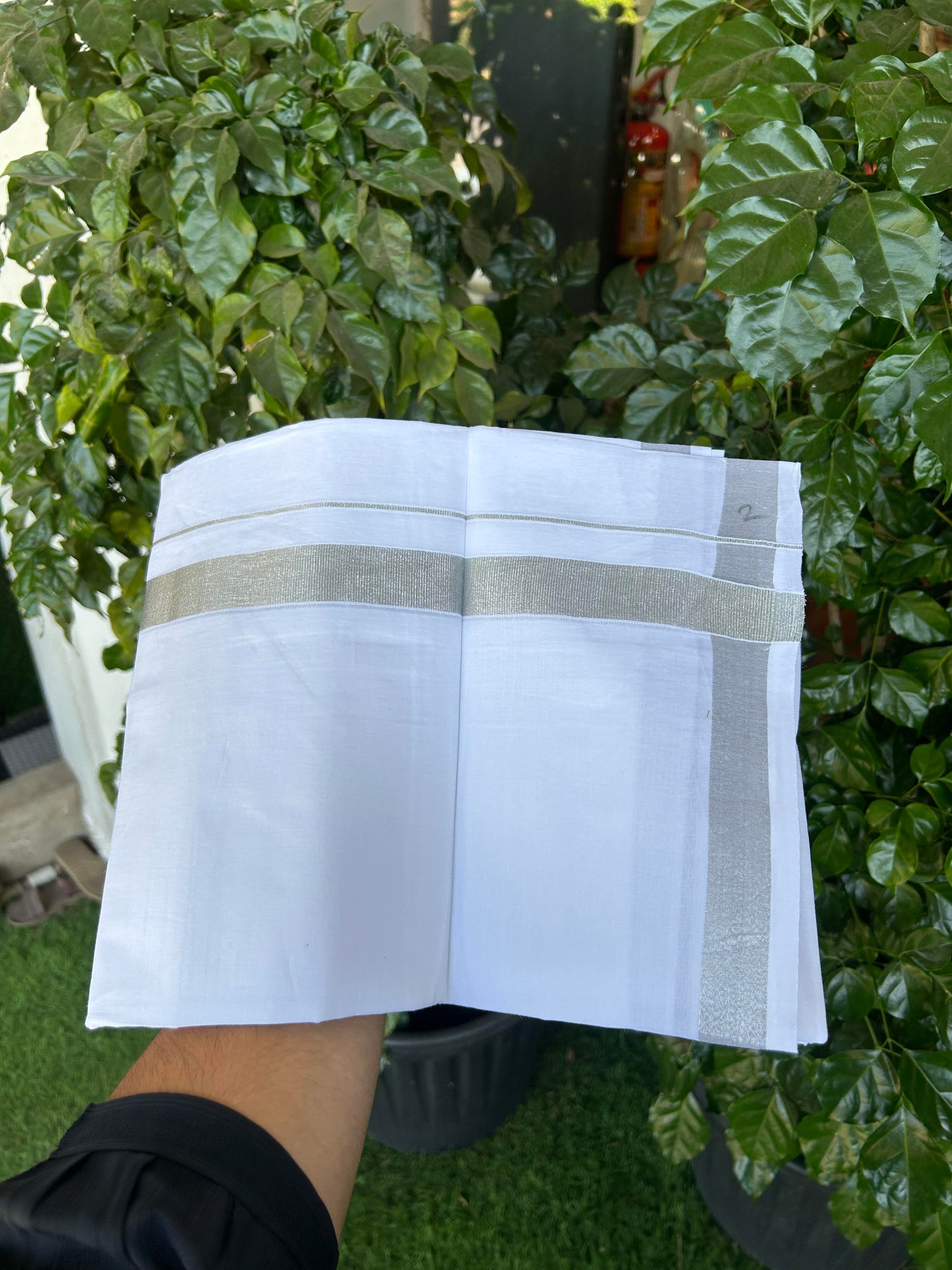 20% Discount ! KaithariKada Balaramapuram 100% Cotton Double Pure white Mundu/Dhoti - 100x80 - 1 inch Silver Kasav Kara 3.90 M(8 Muzham) - 84 KK5364 MC