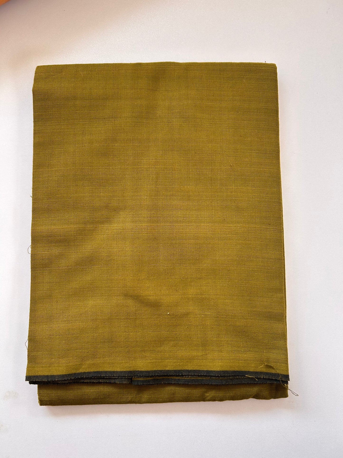 Single Kaily / Lungi - Premium Kathar Type Mund Pure cotton - Kaitharikada - 0.1 inch Black thin kara Border with Olive Brown colour body (2 meter / 4 muzham) - 2 KK8087 MUT