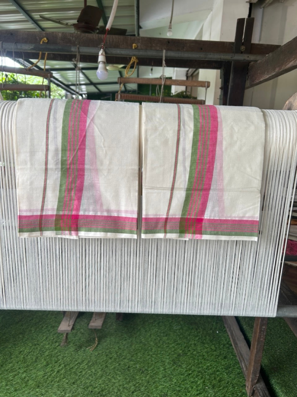 23% Discount!! KaithariKada - Kerala Cotton SINGLE SET MUND FOR WOMEN - Green & Magenta Striped Kara - 1KK7153 VIN