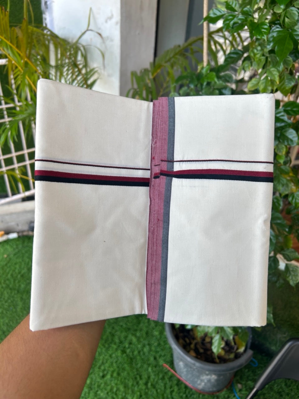 DMK Veshti - 17% DISCOUNT ! KaithariKada Balaramapuram 100% COTTON SINGLE OFF WHITE - (Unbleached) Mundu/Dhoti- 100X100 - 1 cm Maroon & Black Kara (2 metre /4 muzham) - 2KK5187ASH