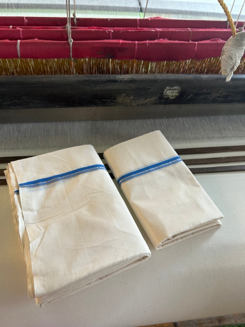 20% Discount!! KaithariKada Balaramapuram - 100% PURE Cotton Off White  (Unbleached) Mundu/Dhoti & Neriyath set - 1.5 cm Silver Kasavu & Blue Design Kara - 15KK5238 ASH