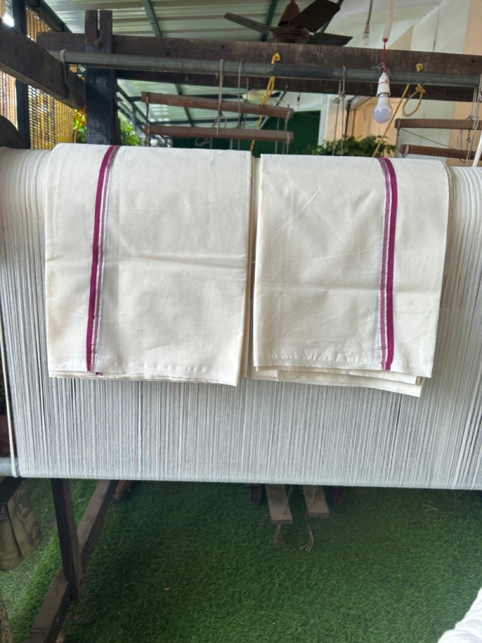 20% Discount!! KaithariKada Balaramapuram - 100% PURE Cotton Off White  (Unbleached) Mundu/Dhoti & Neriyath set - 1.5 cm Silver Kasavu & Dark Magenta Design Kara - 16KK5238 ASH