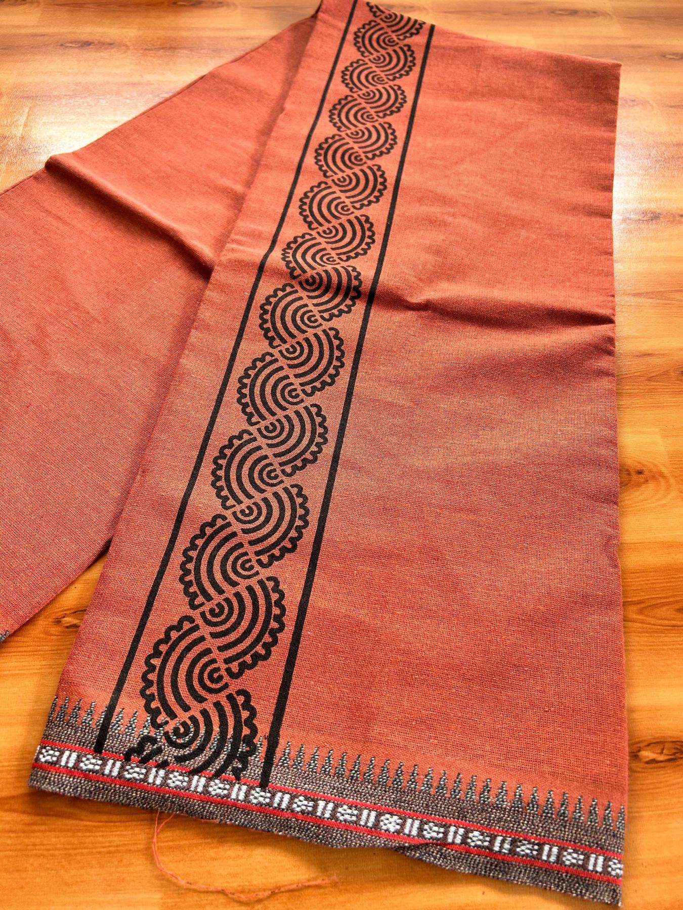 Single Kaily / Lungi - Kaitharikada - Mixed Cotton - 40s twisted - 1.75 inch Black Printed Design Printed Kuppadam Kara With Kavi Colour Body (2 meter / 4 muzham) - 19 KK8075 SAT