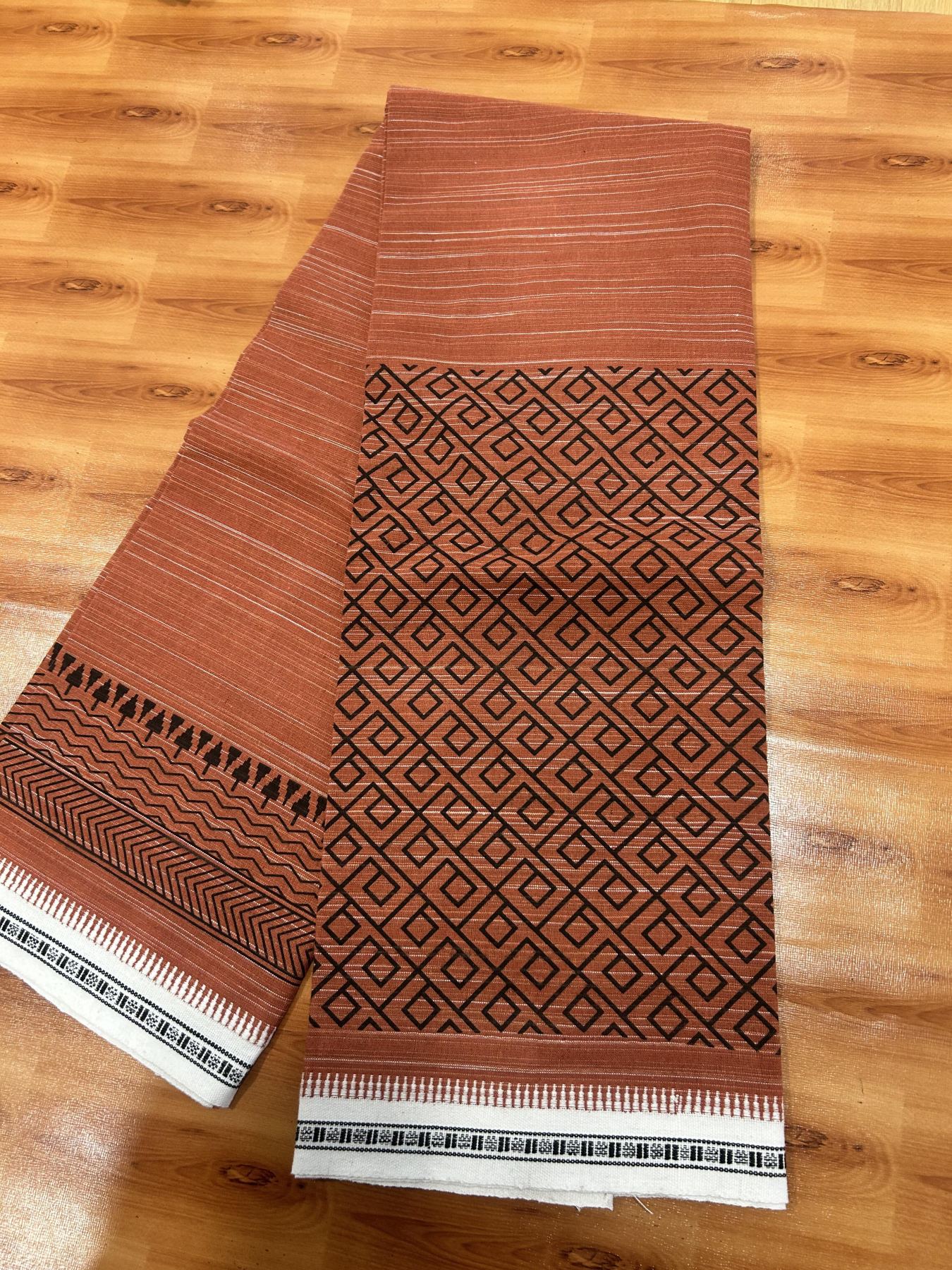 Kaitharikada - Single Kaily / Lungi -Mixed Cotton - 40s twisted - Black Design printed kuppadam kara with Kavi colour body (2 meter / 4 muzham) - 23 KK8054 GAN