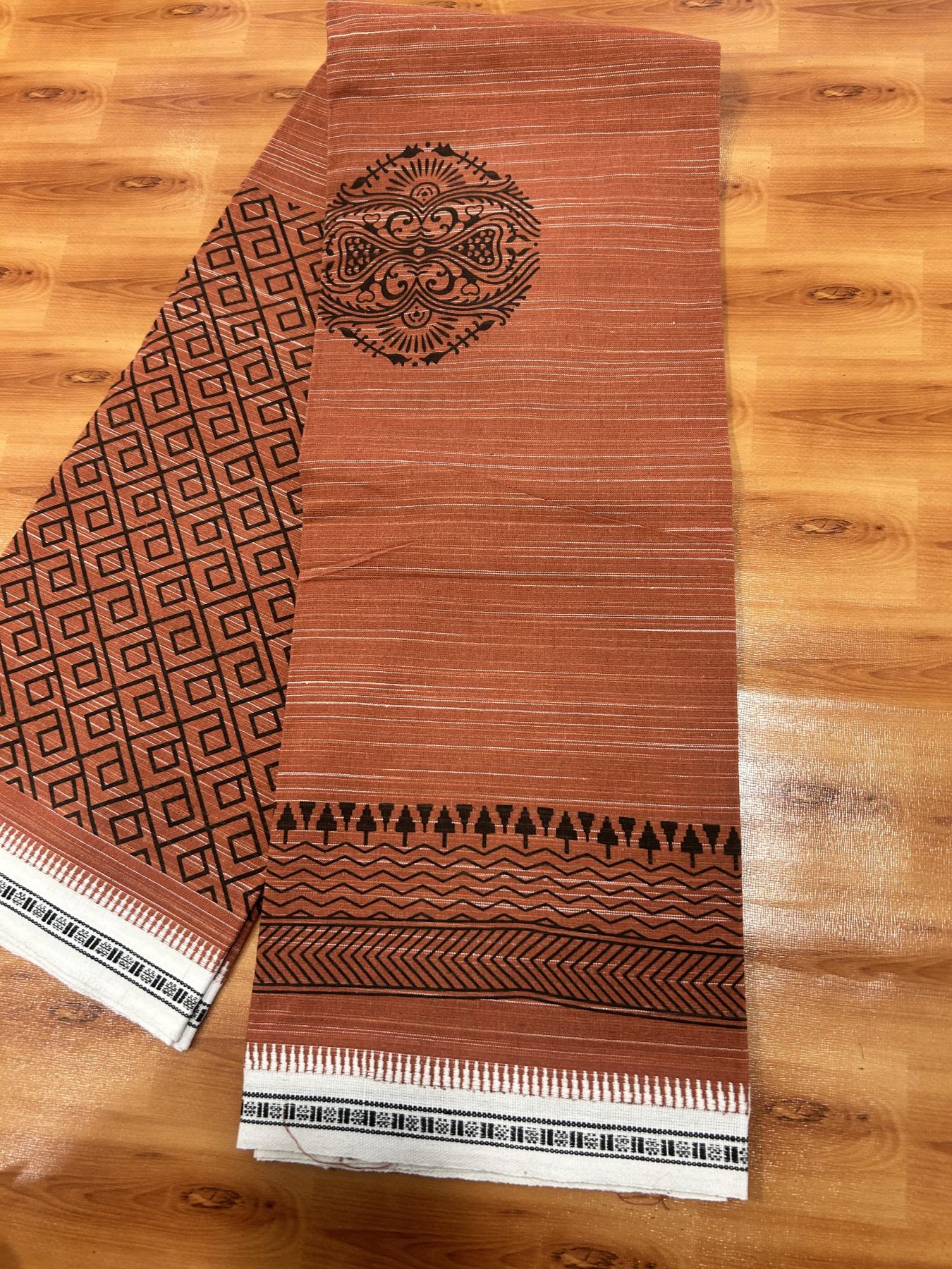 Kaitharikada - Single Kaily / Lungi -Mixed Cotton - 40s twisted - Black Design printed kuppadam kara with Kavi colour body (2 meter / 4 muzham) - 23 KK8054 GAN