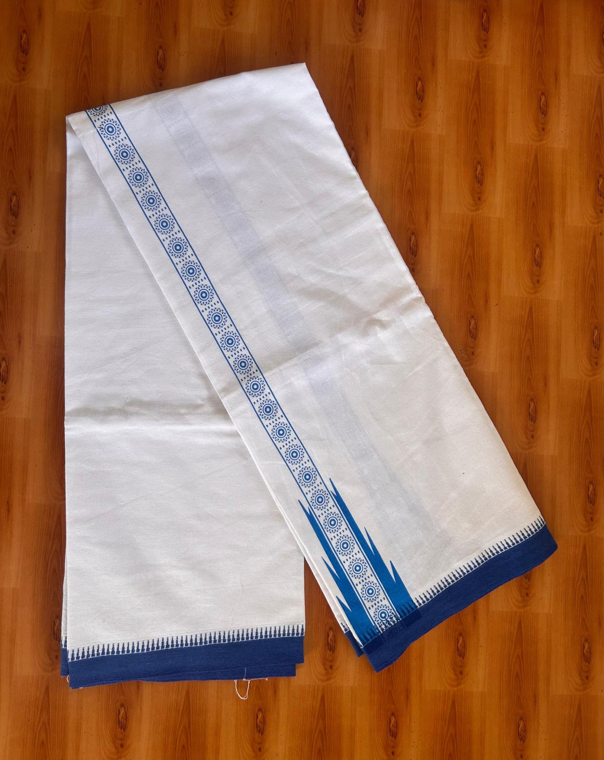 Single Kaily / Lungi - Mixed Cotton - Kaitharikada - 2/40s - 2.75 inch Blue Printed Design Chutty Kara & Kuppadam Border With White Colour Body (2 meter / 4 muzham) - 33 KK8088 SAT