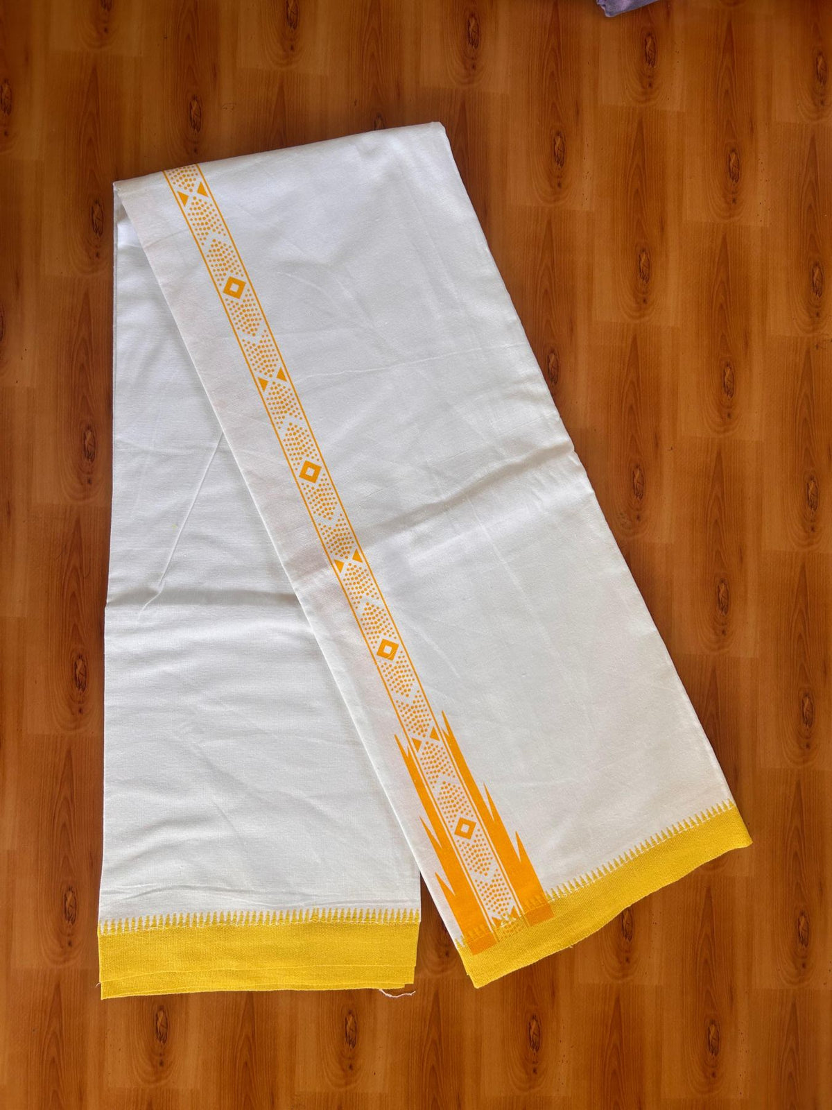 Single Kaily / Lungi - Mixed Cotton - Kaitharikada - 2/40s - 2.75 inch Yellow Printed Design Chutty Kara & Kuppadam Border With White Colour Body (2 meter / 4 muzham) - 32 KK8088 SAT