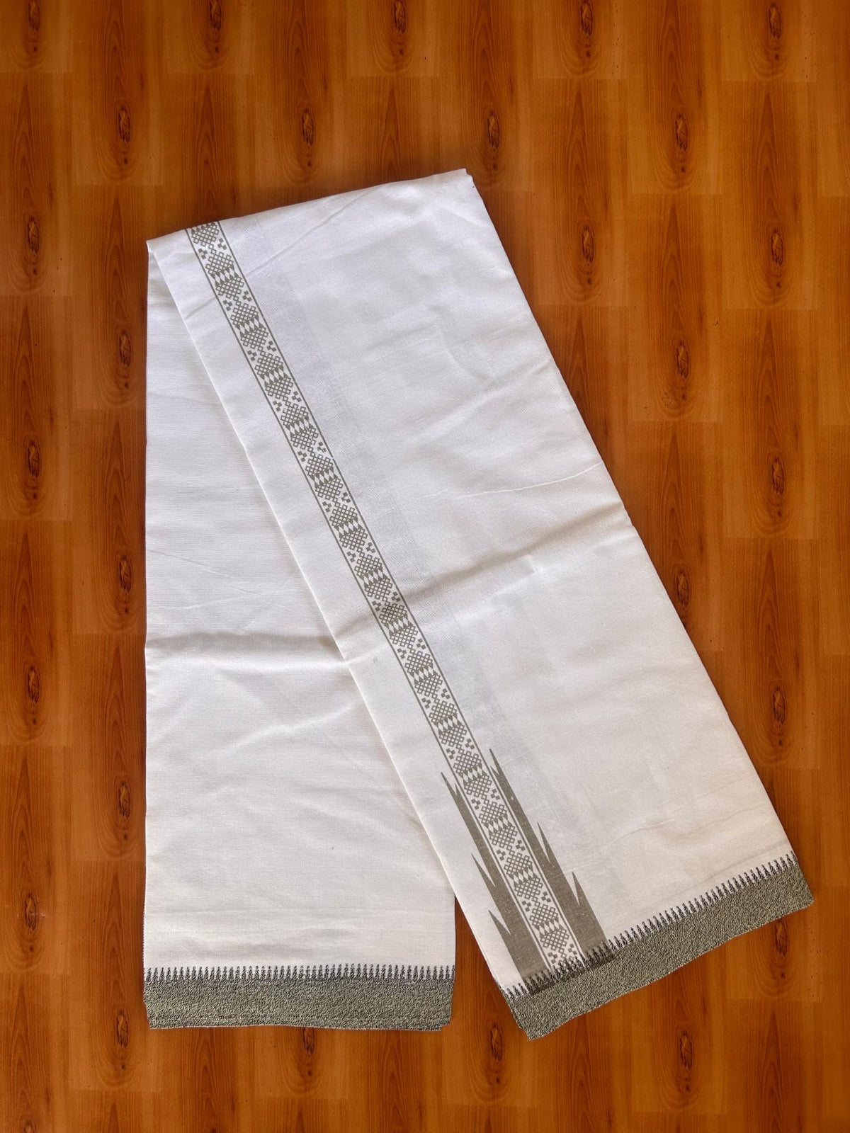 Single Kaily / Lungi - Mixed Cotton - Kaitharikada - 2/40s - 2.75 inch Faded Sage Green Printed Design Chutty Kara & Kuppadam Border With White Colour Body (2 meter / 4 muzham) - 35 KK8088 SAT
