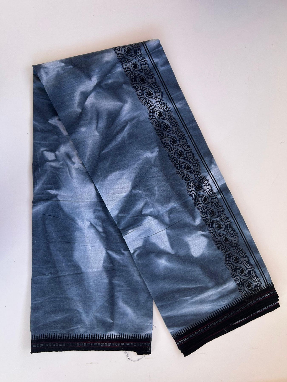 Single Kaily / Lungi - Kaitharikada - Mixed Cotton - 40s twisted - 2 inch Black Printed Design Kara With Ash Blue & White Shaded Colour Body (2 meter / 4 muzham) -  14 KK8088 SAT