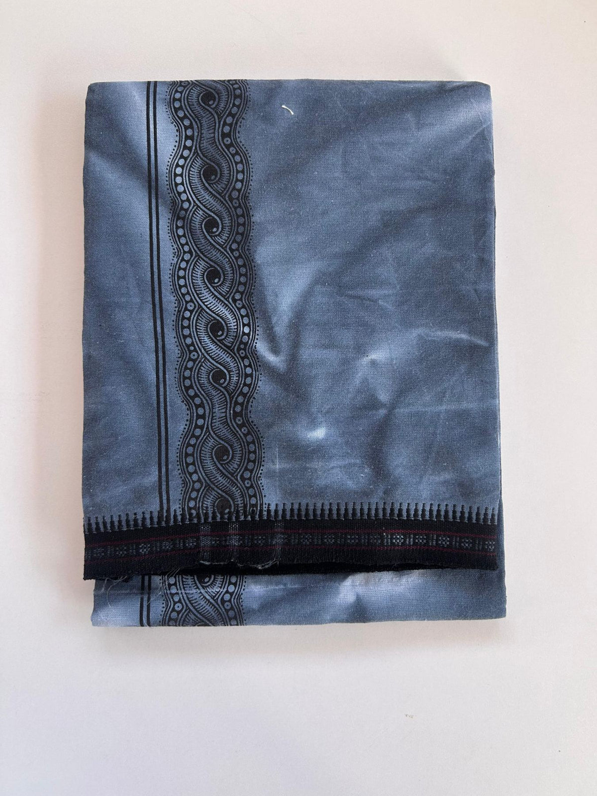 Single Kaily / Lungi - Kaitharikada - Mixed Cotton - 40s twisted - 2 inch Black Printed Design Kara With Ash Blue & White Shaded Colour Body (2 meter / 4 muzham) -  14 KK8088 SAT