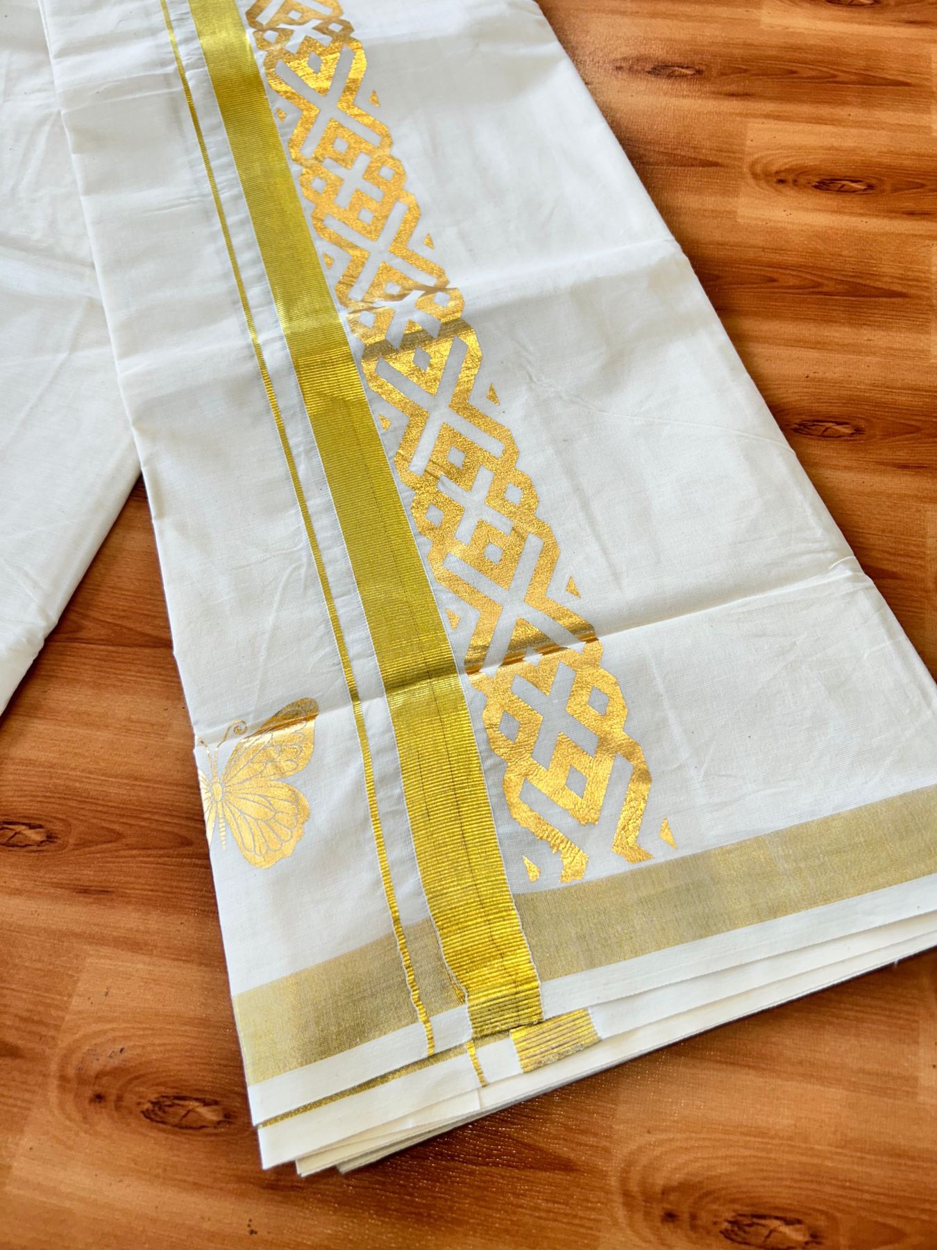 Double Off White (Unbleached) Mundu/Dhoti - 20% Discount!! KaithariKada Mixed Cotton (60s) - 2.75 inch Gold Kasav & Printed Designer Kara 4 mtr (8.5 Muzham) - 41 KK5487 CKS