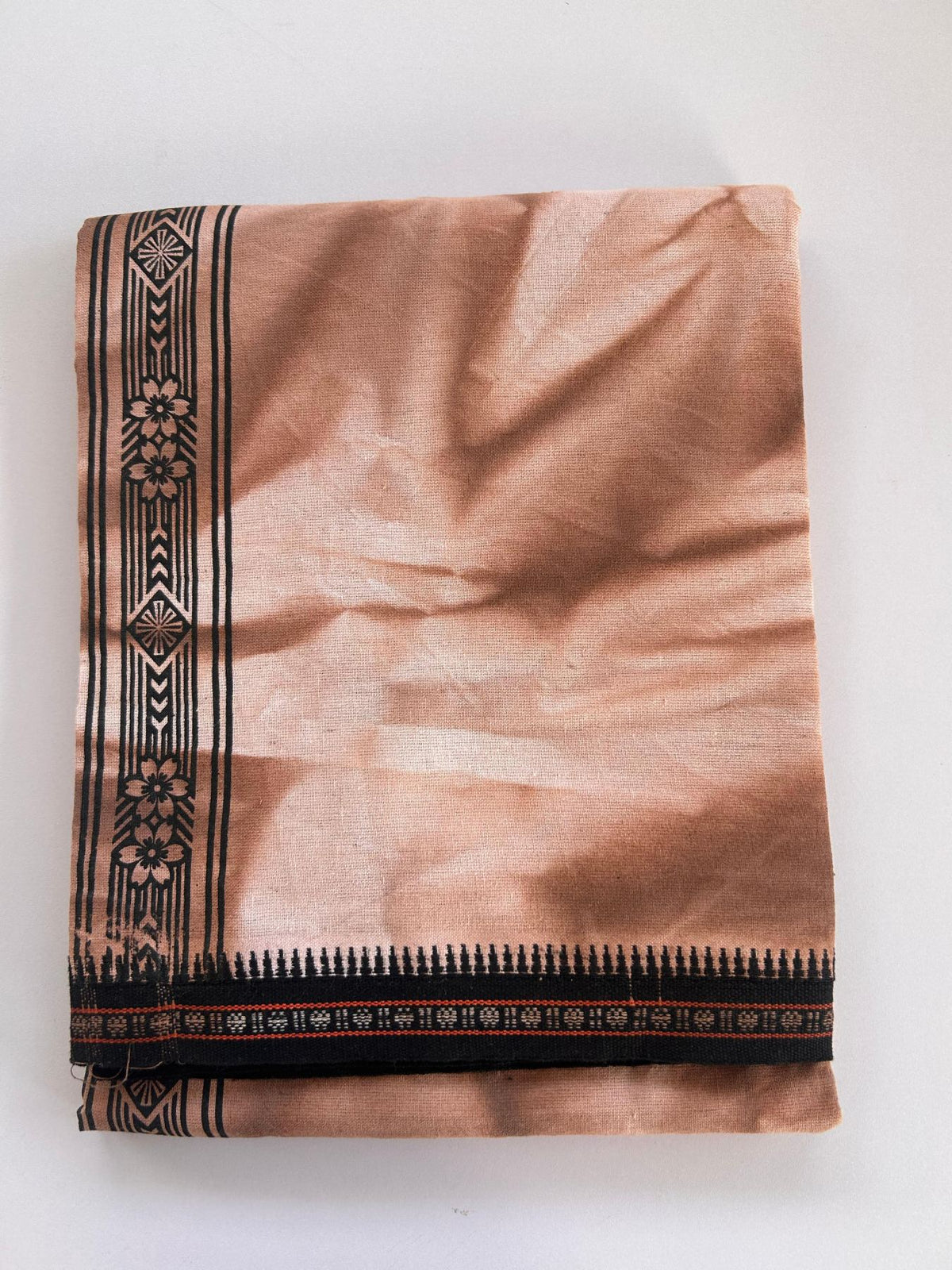 Single Kaily / Lungi - Kaitharikada - Mixed Cotton - 40s twisted - 2 inch Black Printed Design Kara With Peach Brown & White Shaded Colour Body (2 meter / 4 muzham) -  15 KK8088 SAT