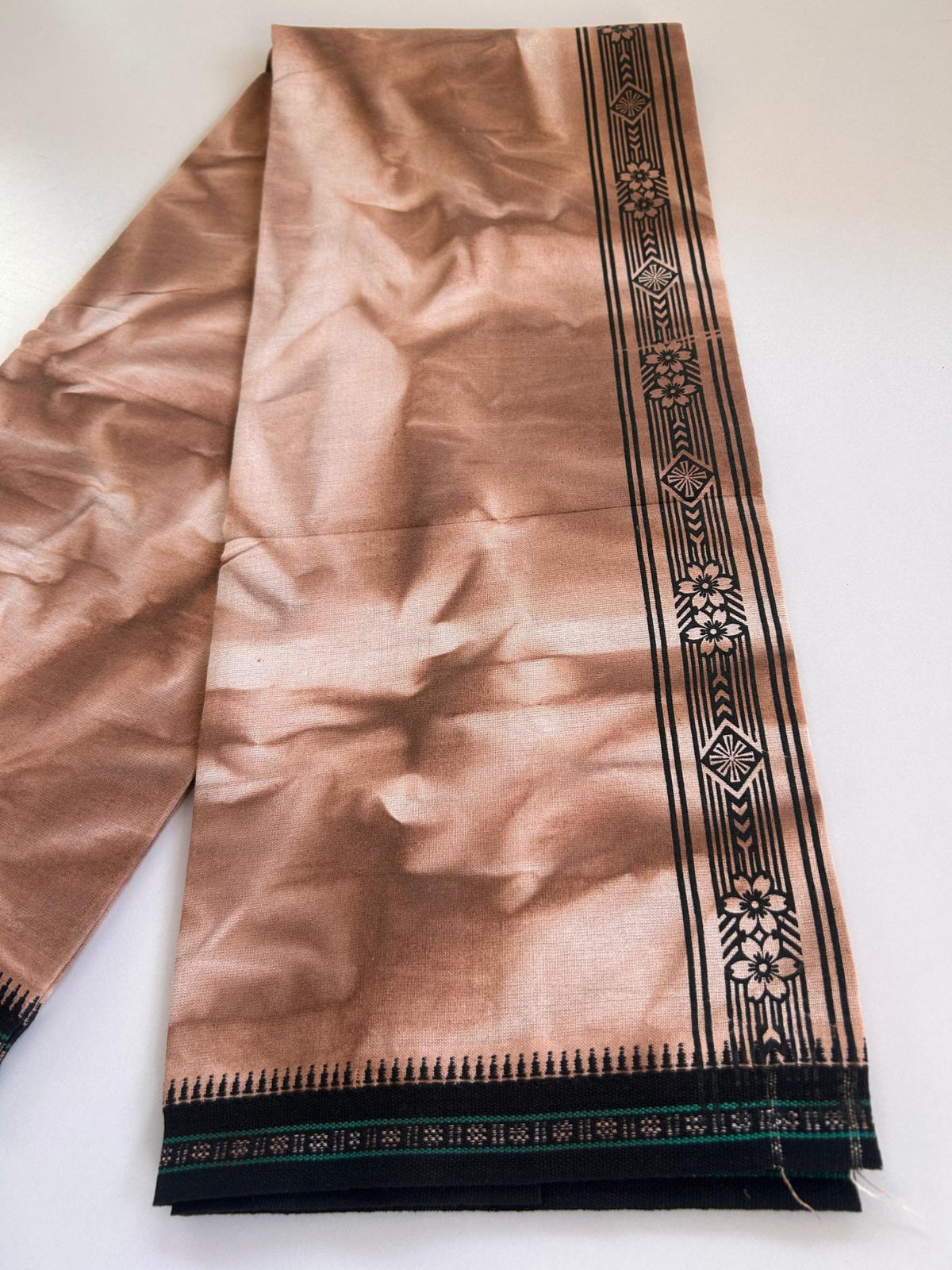 Single Kaily / Lungi - Kaitharikada - Mixed Cotton - 40s twisted - 2 inch Black Printed Design Kara With Peach Brown & White Shaded Colour Body (2 meter / 4 muzham) -  16 KK8088 SAT