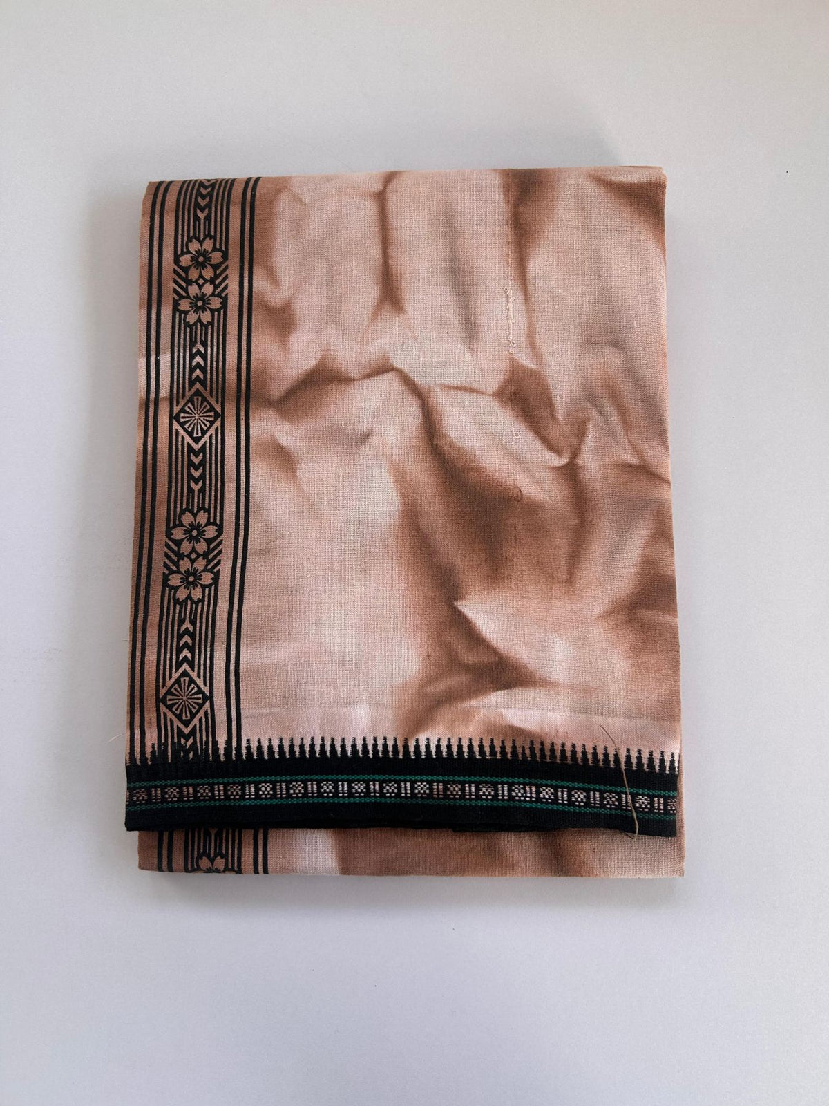 Single Kaily / Lungi - Kaitharikada - Mixed Cotton - 40s twisted - 2 inch Black Printed Design Kara With Peach Brown & White Shaded Colour Body (2 meter / 4 muzham) -  16 KK8088 SAT
