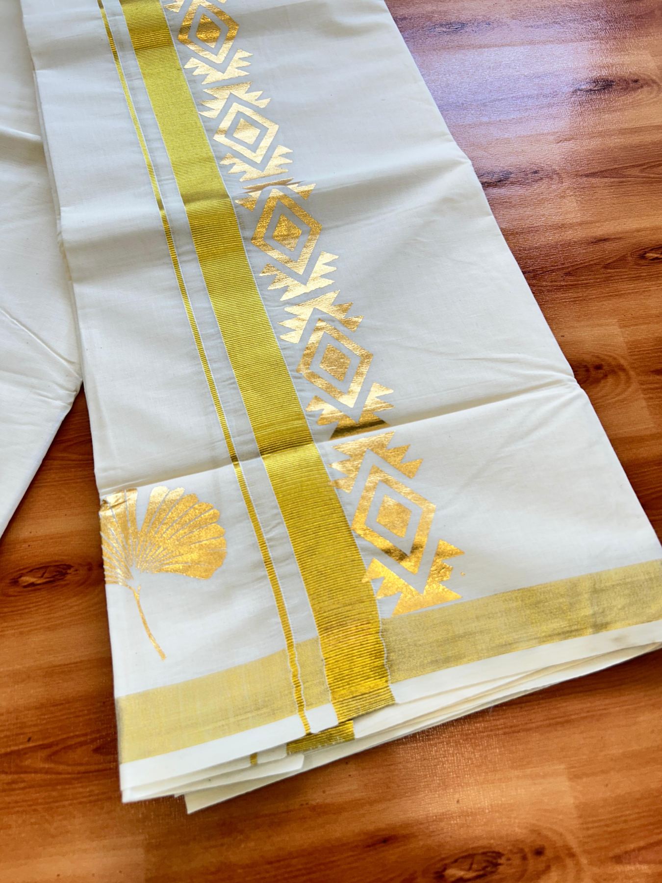 Double Off White (Unbleached) Mundu/Dhoti - 20% Discount!! KaithariKada Mixed Cotton (60s) - 3 inch Gold Kasav & Printed Designer Kara 4 mtr (8.5 Muzham) - 44 KK5487 CKS