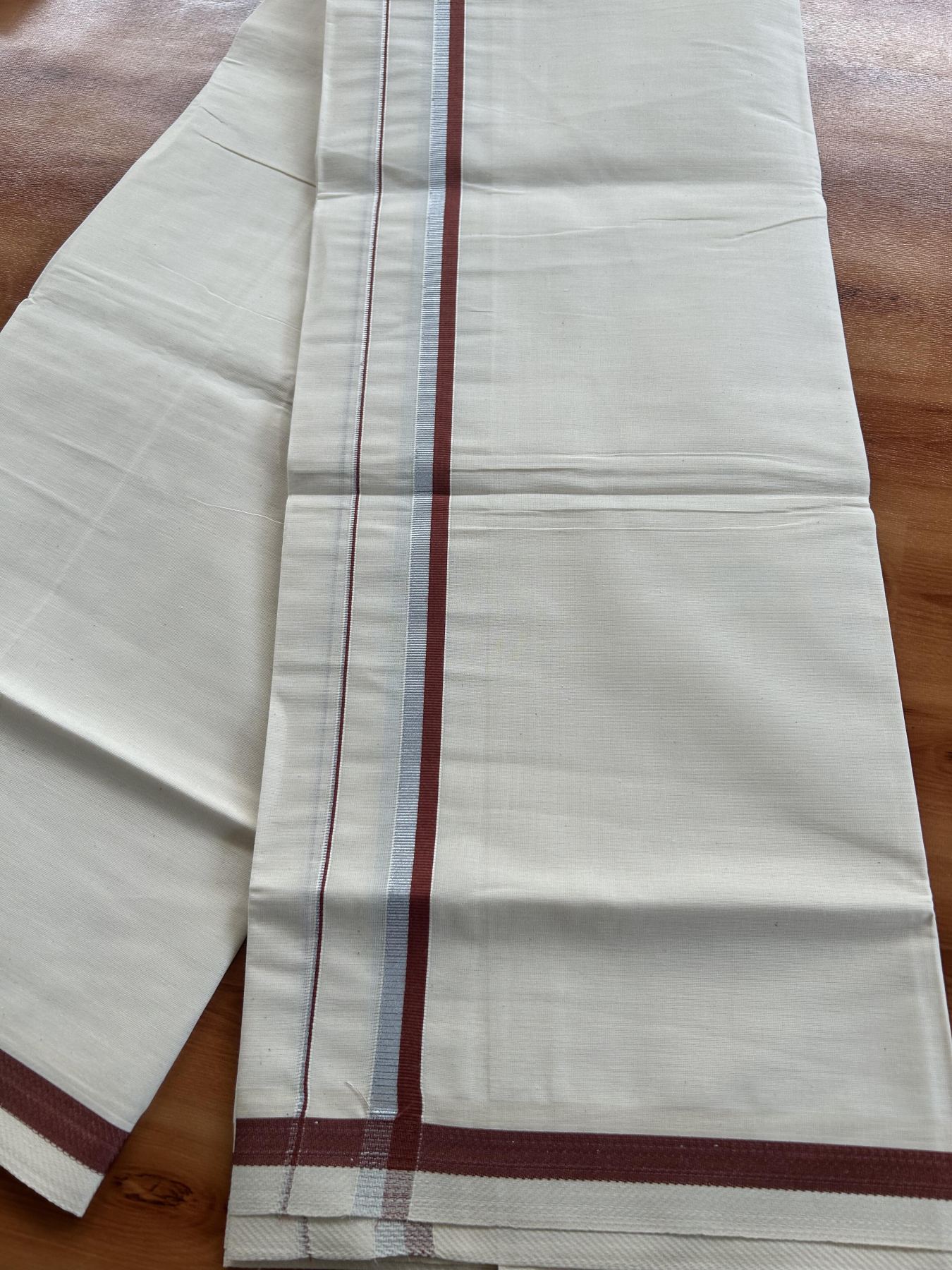 Single Off White - (Unbleached) Mundu/Dhoti - KaithariKada Balaramapuram Cotton 70x30 - 0.5 inch Silver Kasav & Brown Kara (2 meter / 4 muzham) - 26 KK5409 PMC