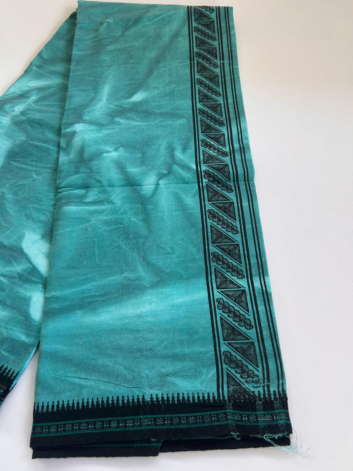 Single Kaily / Lungi - Kaitharikada - Mixed Cotton - 40s twisted - 2 inch Black Printed Design Kara With Sea Green & White Shaded Colour Body (2 meter / 4 muzham) -  20 KK8088 SAT