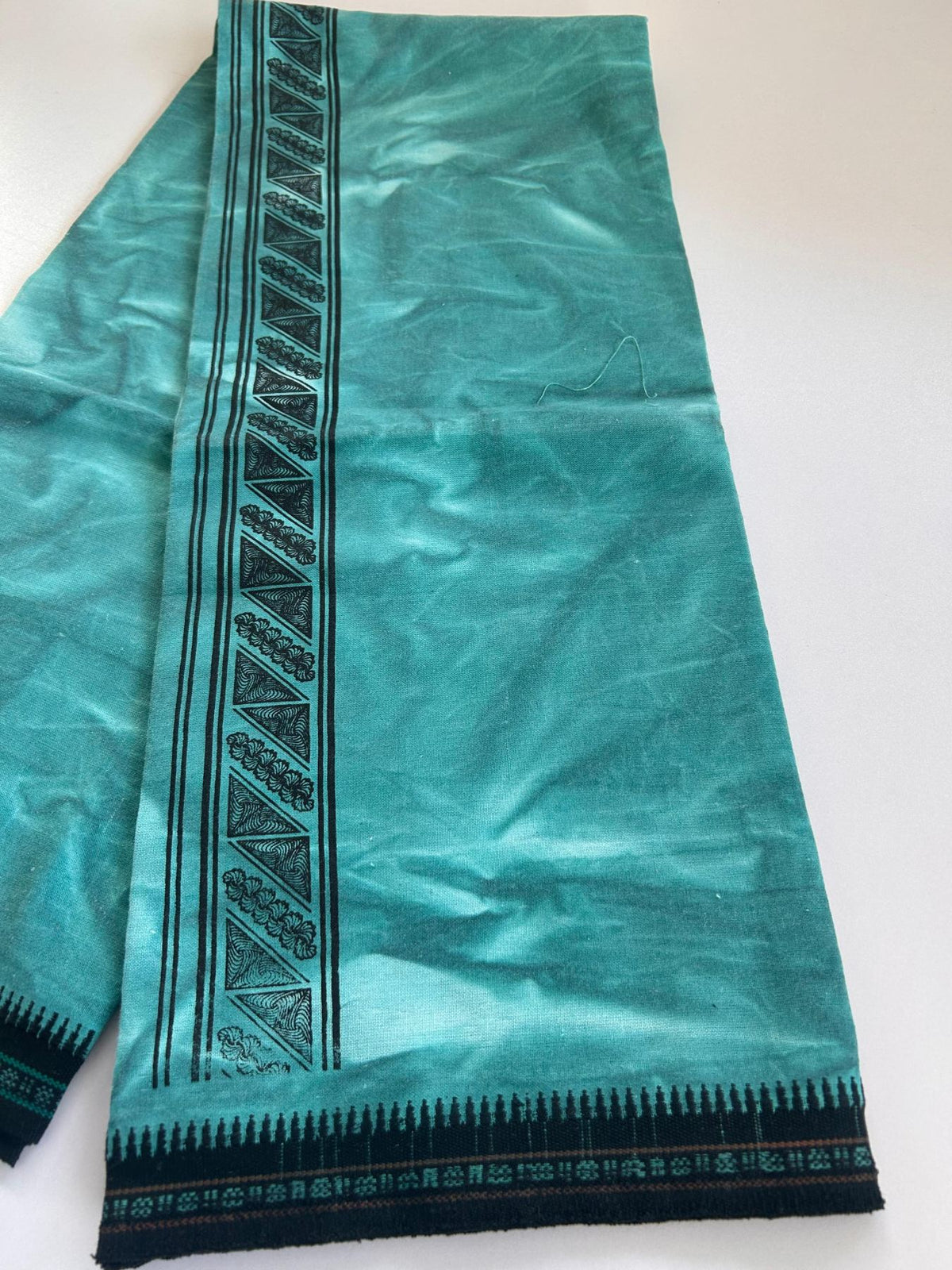 Single Kaily / Lungi - Kaitharikada - Mixed Cotton - 40s twisted - 2 inch Black Printed Design Kara With Sea Green & White Shaded Colour Body (2 meter / 4 muzham) -  20 KK8088 SAT