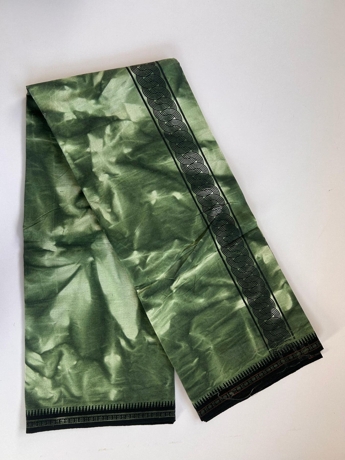 Single Kaily / Lungi - Kaitharikada - Mixed Cotton - 40s twisted - 2 inch Black Printed Design Kara With Light Green & White Shaded Colour Body (2 meter / 4 muzham) -  21 KK8088 SAT