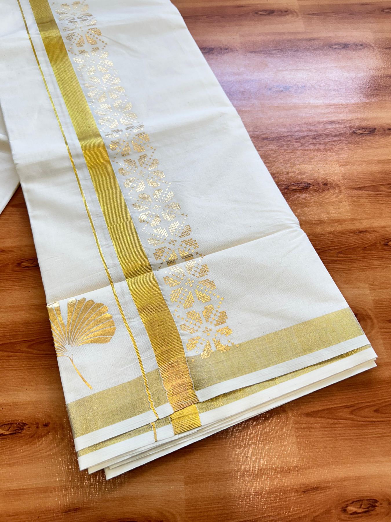 Double Off White (Unbleached) Mundu/Dhoti - 20% Discount!! KaithariKada Mixed Cotton (60s) - 2.75 inch Gold Kasav & Printed Designer Kara 4 mtr (8.5 Muzham) - 47 KK5487 CKS