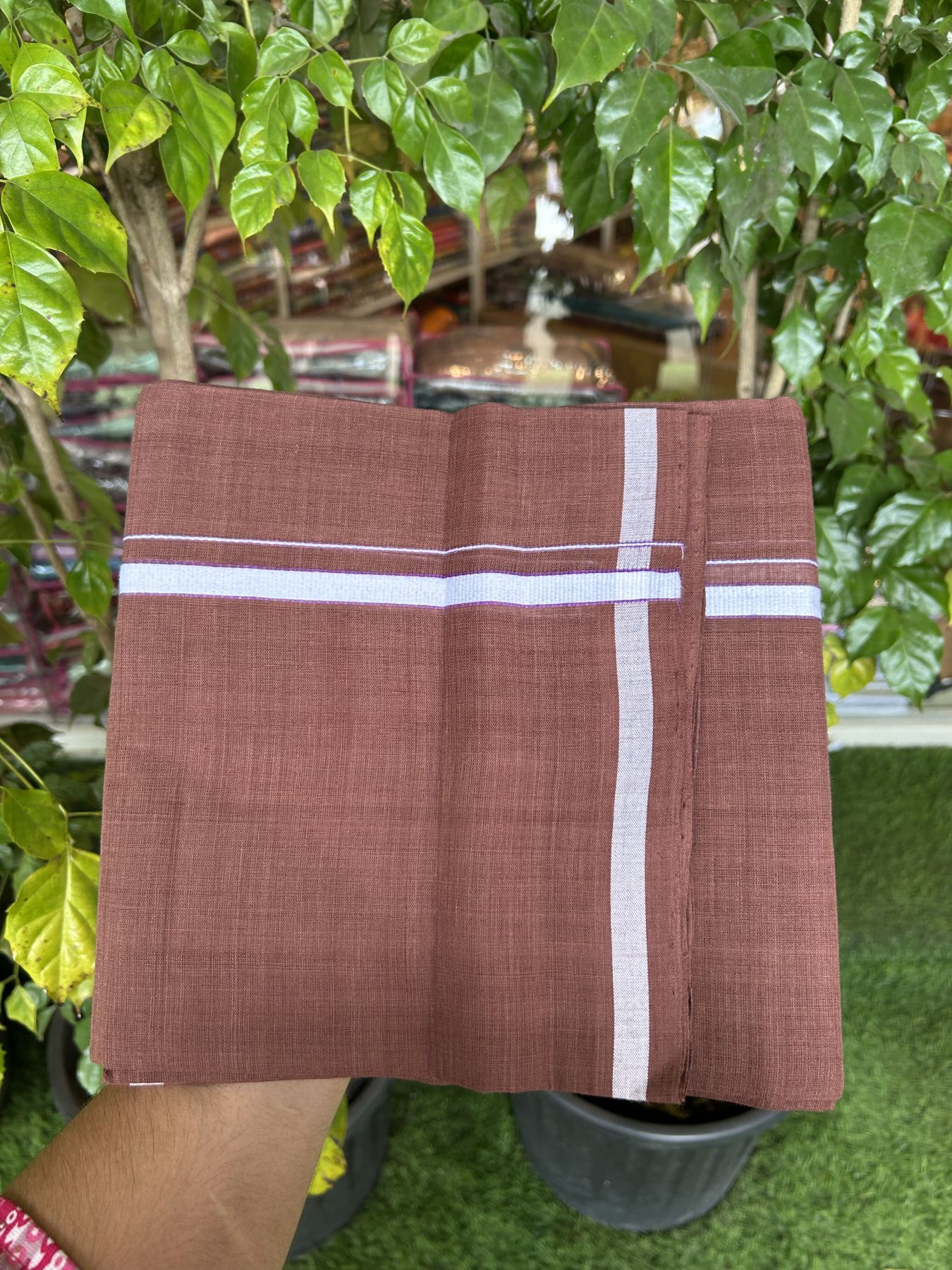 Handloom Single Hallmarked - 10% Discount ! KaithariKada 100% Pure Cotton - Mundu/Dhoti 0.5 inch White & Violet kara with Brown colour Body - (2 meter / 4 muzham) - 83 KK8044 ELA