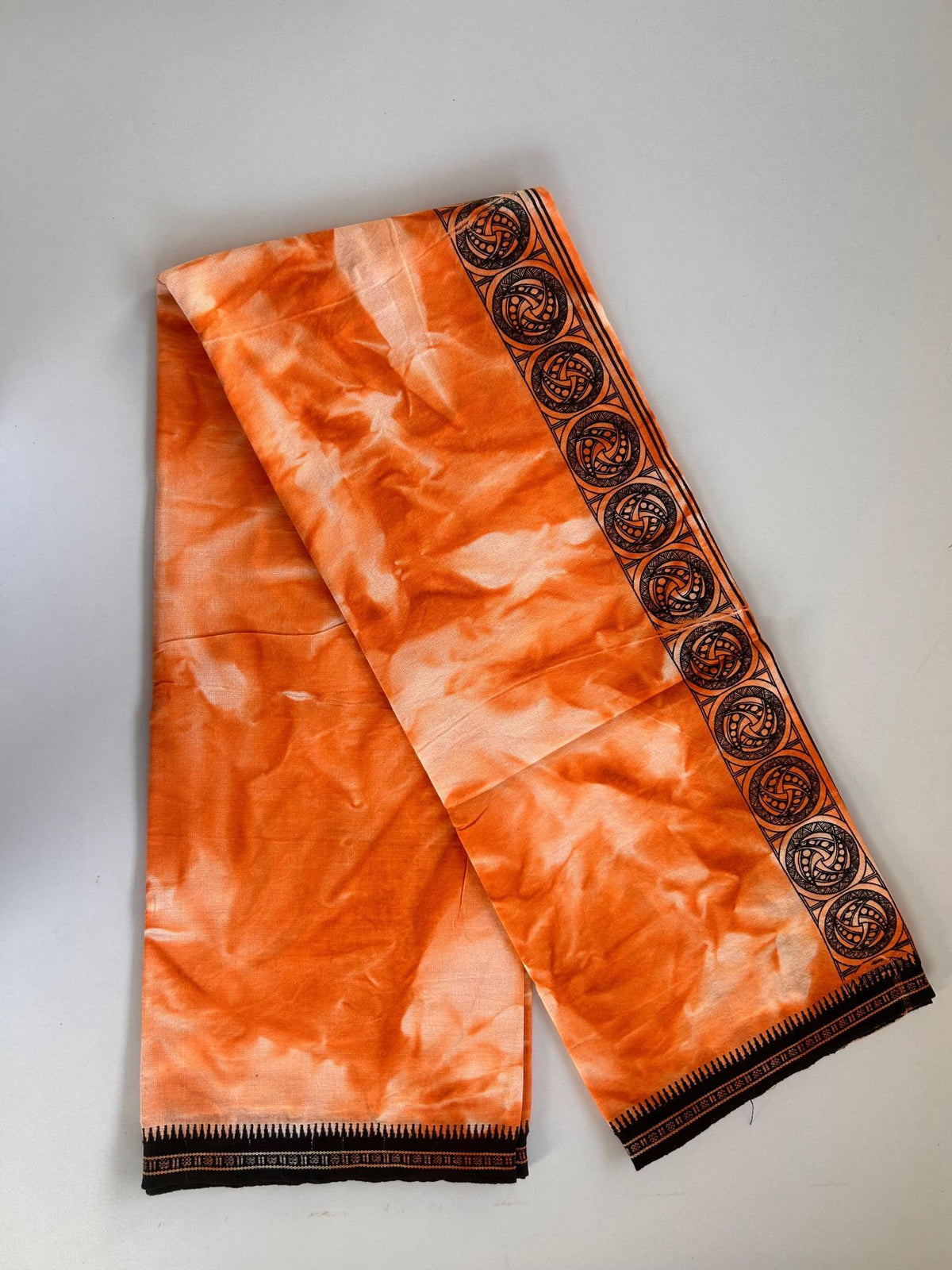 Single Kaily / Lungi - Kaitharikada - Mixed Cotton - 40s twisted - 2 inch Black Printed Design Kara With Orange & White Shaded Colour Body (2 meter / 4 muzham) -  23 KK8088 SAT