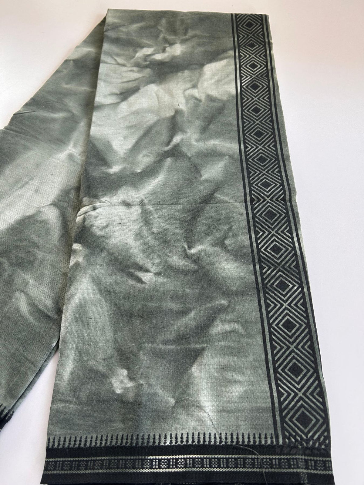 Single Kaily / Lungi - Kaitharikada - Mixed Cotton - 40s twisted - 2 inch Black Printed Design Kara With Ash Green & White Shaded Colour Body (2 meter / 4 muzham) -  24 KK8088 SAT
