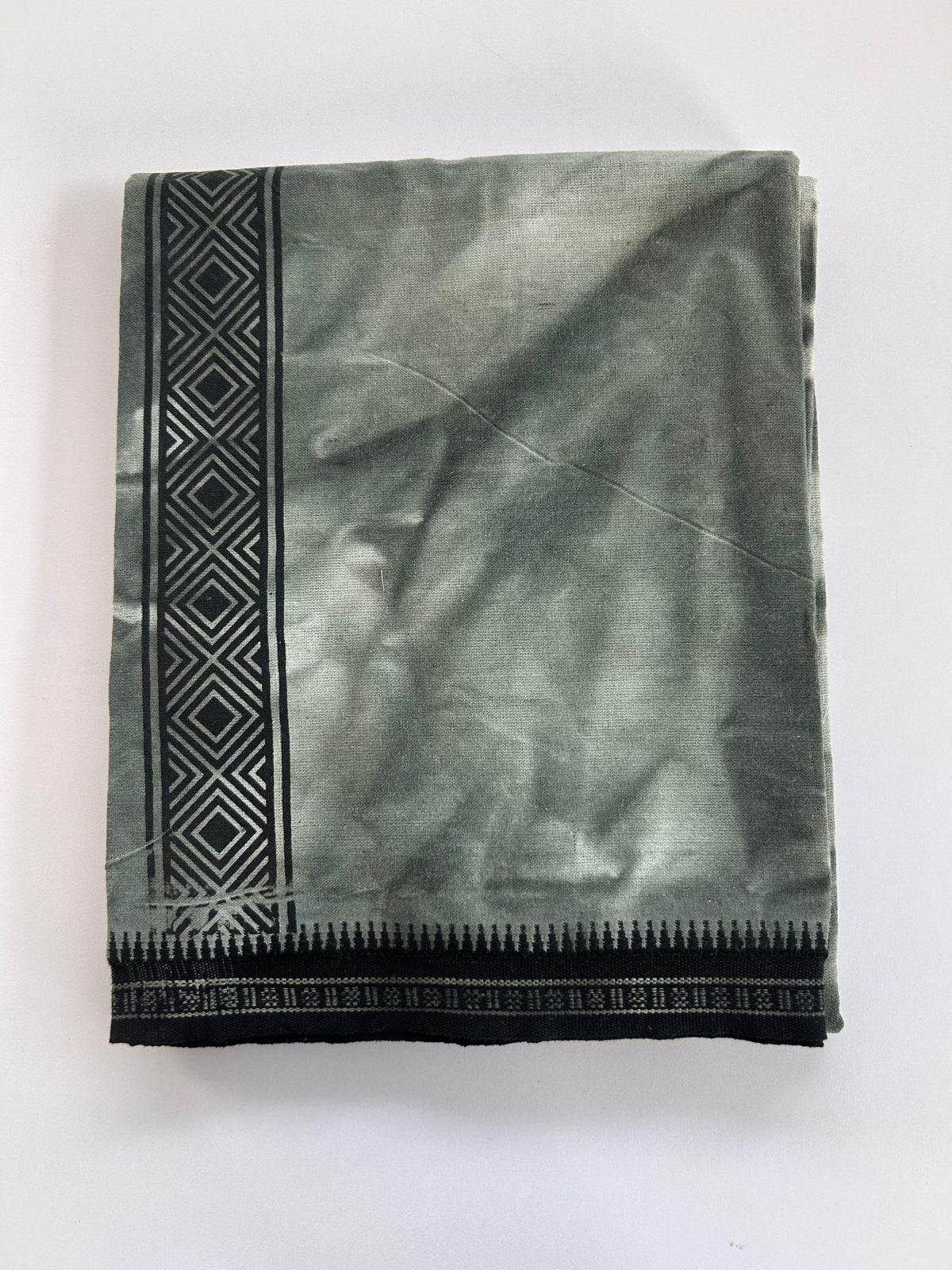 Single Kaily / Lungi - Kaitharikada - Mixed Cotton - 40s twisted - 2 inch Black Printed Design Kara With Ash Green & White Shaded Colour Body (2 meter / 4 muzham) -  24 KK8088 SAT