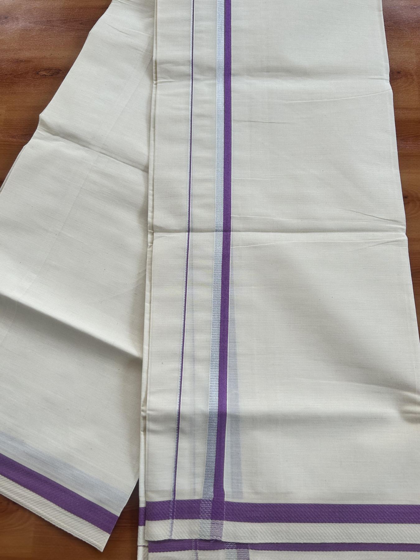 Single Off White - (Unbleached) Mundu/Dhoti - KaithariKada Balaramapuram Cotton 70x30 - 0.5 inch Silver Kasav & Violet Kara (2 meter / 4 muzham) - 25 KK5409 PMC