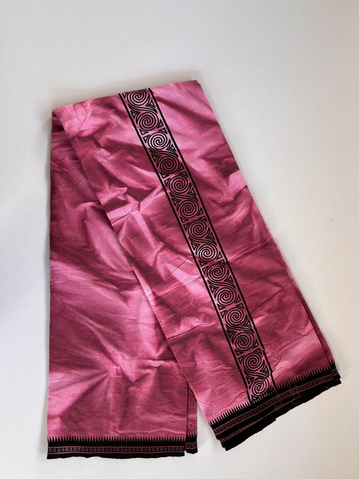 Single Kaily / Lungi - Kaitharikada - Mixed Cotton - 40s twisted - 2 inch Black Printed Design Kara With Pastel Maroon & White Shaded Colour Body (2 meter / 4 muzham) -  26 KK8088 SAT
