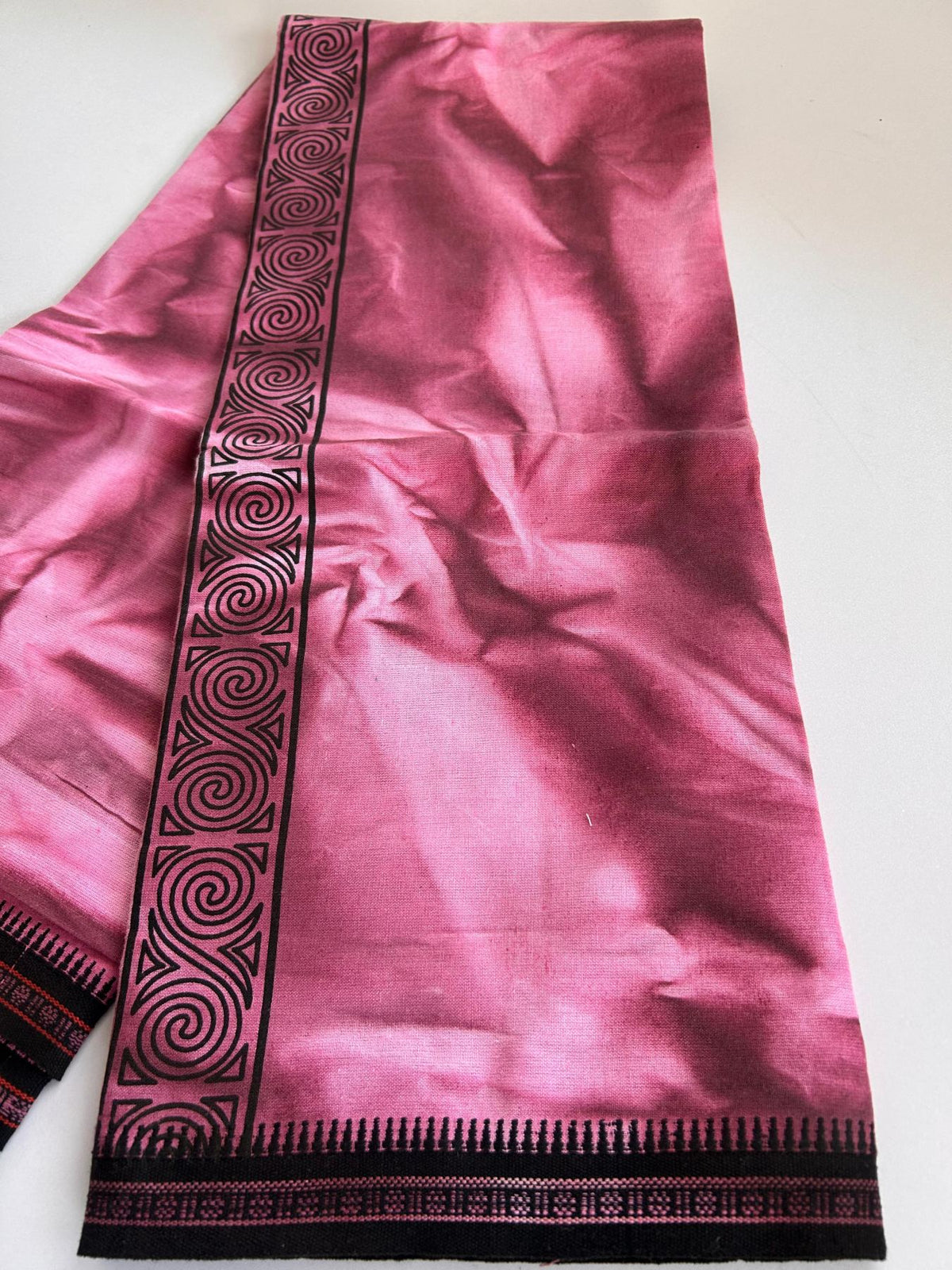 Single Kaily / Lungi - Kaitharikada - Mixed Cotton - 40s twisted - 2 inch Black Printed Design Kara With Pastel Maroon & White Shaded Colour Body (2 meter / 4 muzham) -  27 KK8088 SAT