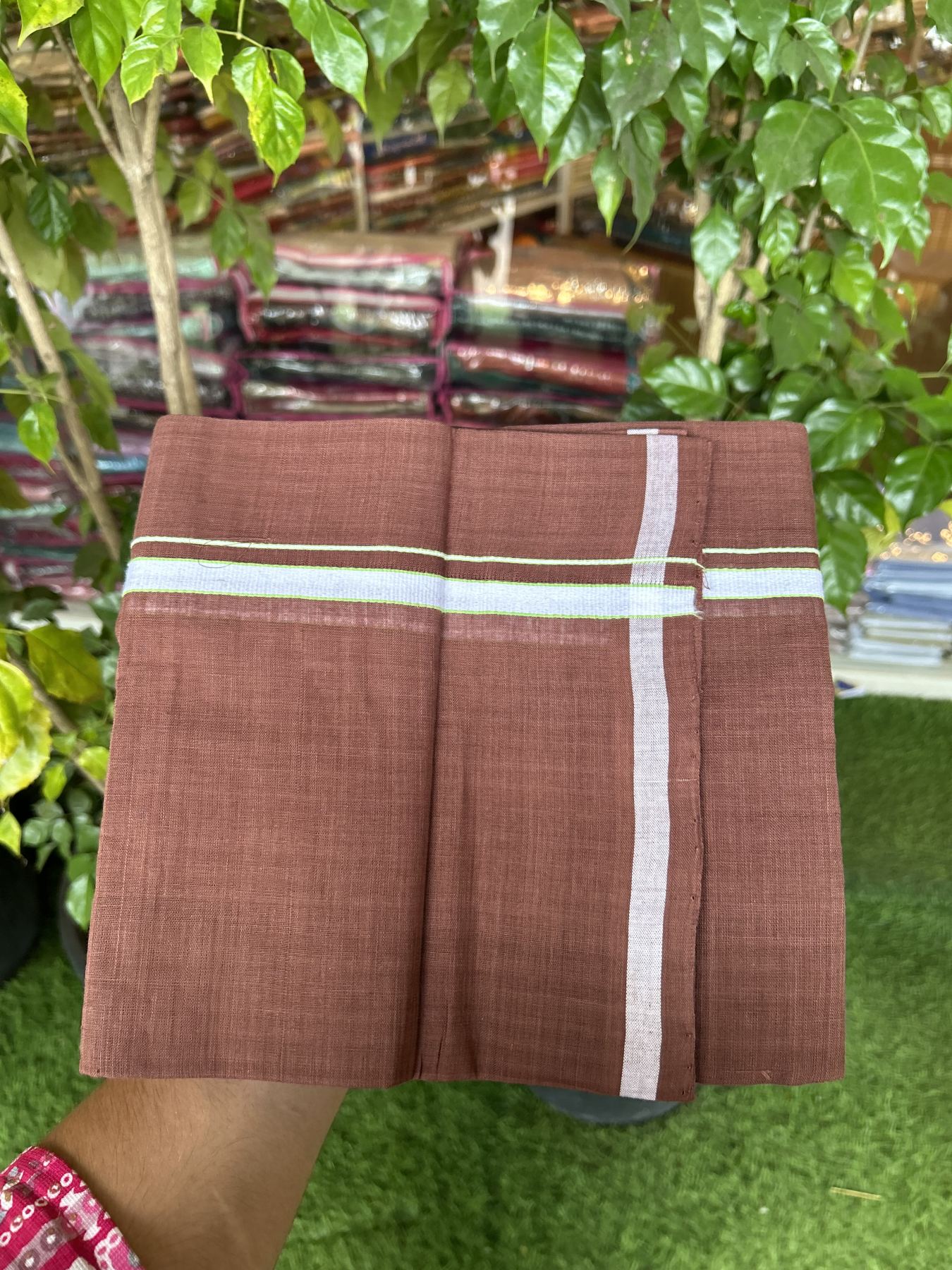 Handloom Single Hallmarked - 10% Discount ! KaithariKada 100% Pure Cotton - Mundu/Dhoti 0.5 inch White & Parrot green kara with Brown colour Body - (2 meter / 4 muzham) - 81 KK8044 ELA