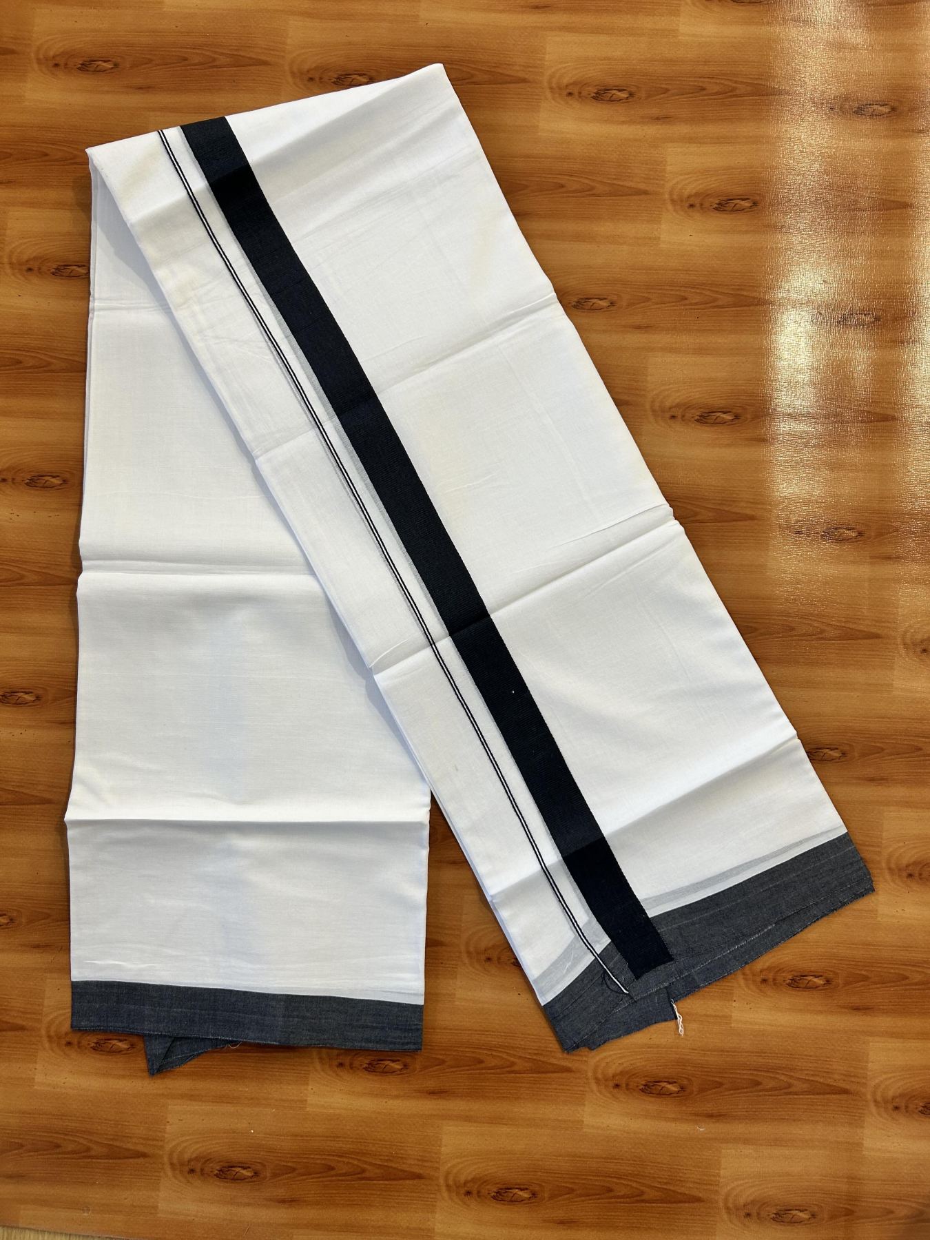 Pure White Double Mundu/Dhoti - 20% Discount ! Kaitharikada Pure Cotton - (60s) - 1.25 inch Deep Navy Blue Kara 3.80 mtr (8 muzham) - 47 KK5456 THI