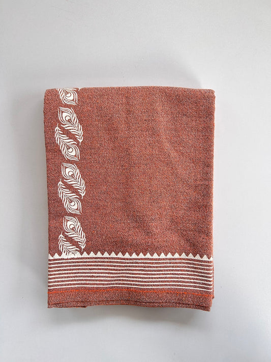 Kaitharikada - Single Kaily / Lungi - Mixed Cotton - 40s twisted - 1.5 inch White Peacock Feather Printed kara with Orange , Black & White Shaded colour body (2 meter / 4 muzham) - 5 KK8083 GAN