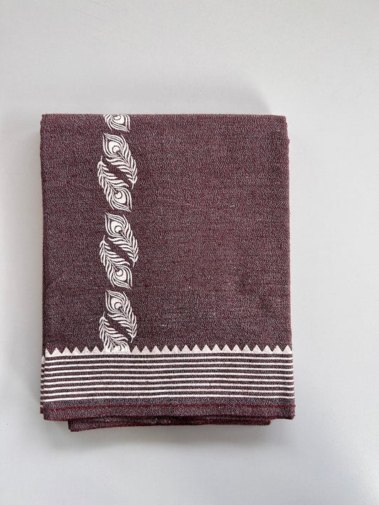 Kaitharikada - Single Kaily / Lungi - Mixed Cotton - 40s twisted - 1.5 inch White Peacock Feather Printed kara with Maroon , Black & White Shaded colour body (2 meter / 4 muzham) - 4 KK8083 GAN