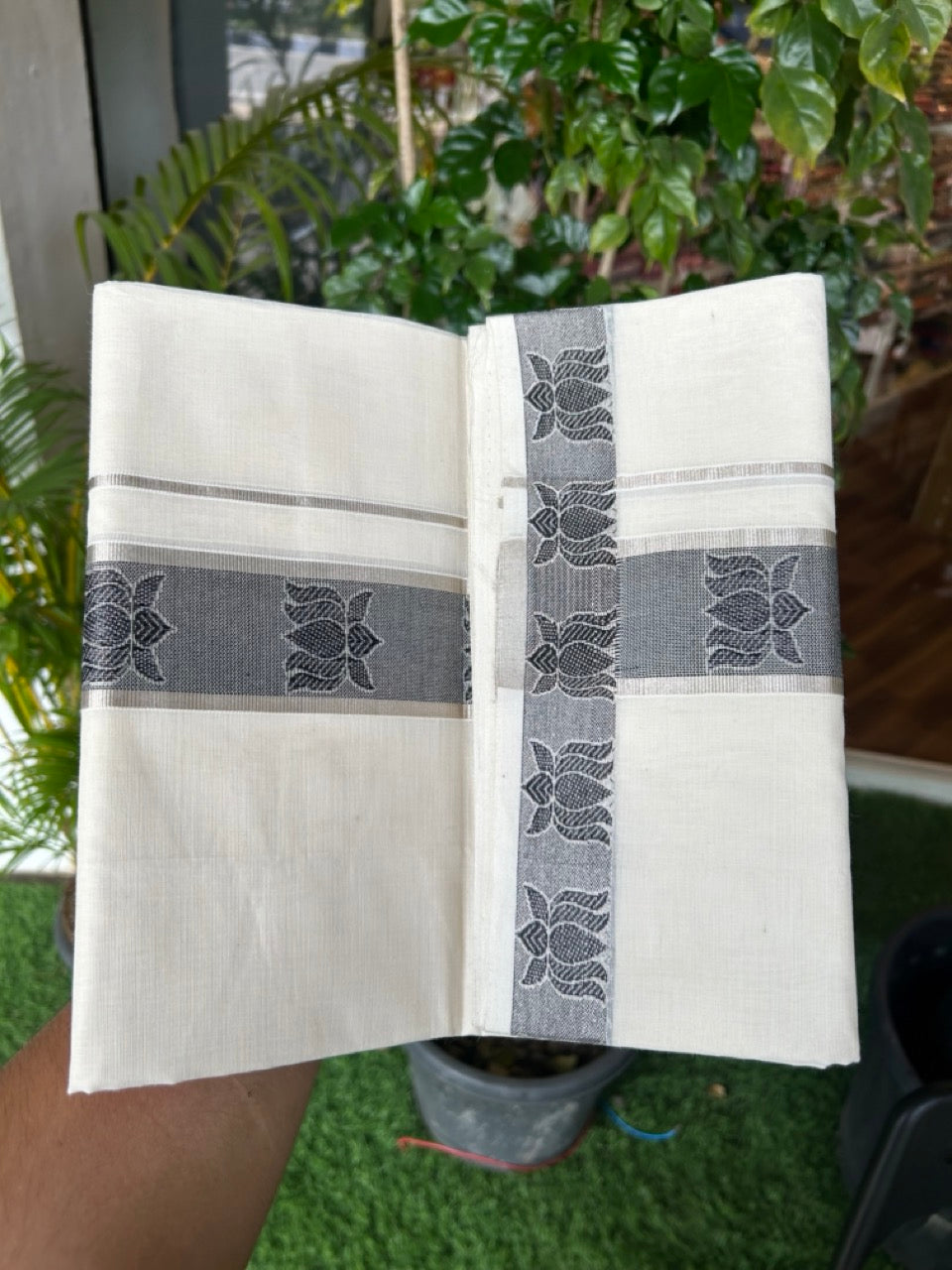 25% DISCOUNT ! KaithariKada HANDLOOM Unakkupaav Balaramapuram - 100% PURE Cotton Off White - (Unbleached) Double Mundu/Dhoti - 2 inch Silver Kasavu & Black Lotus Jacquard Design Kara - 3KK5190ABH