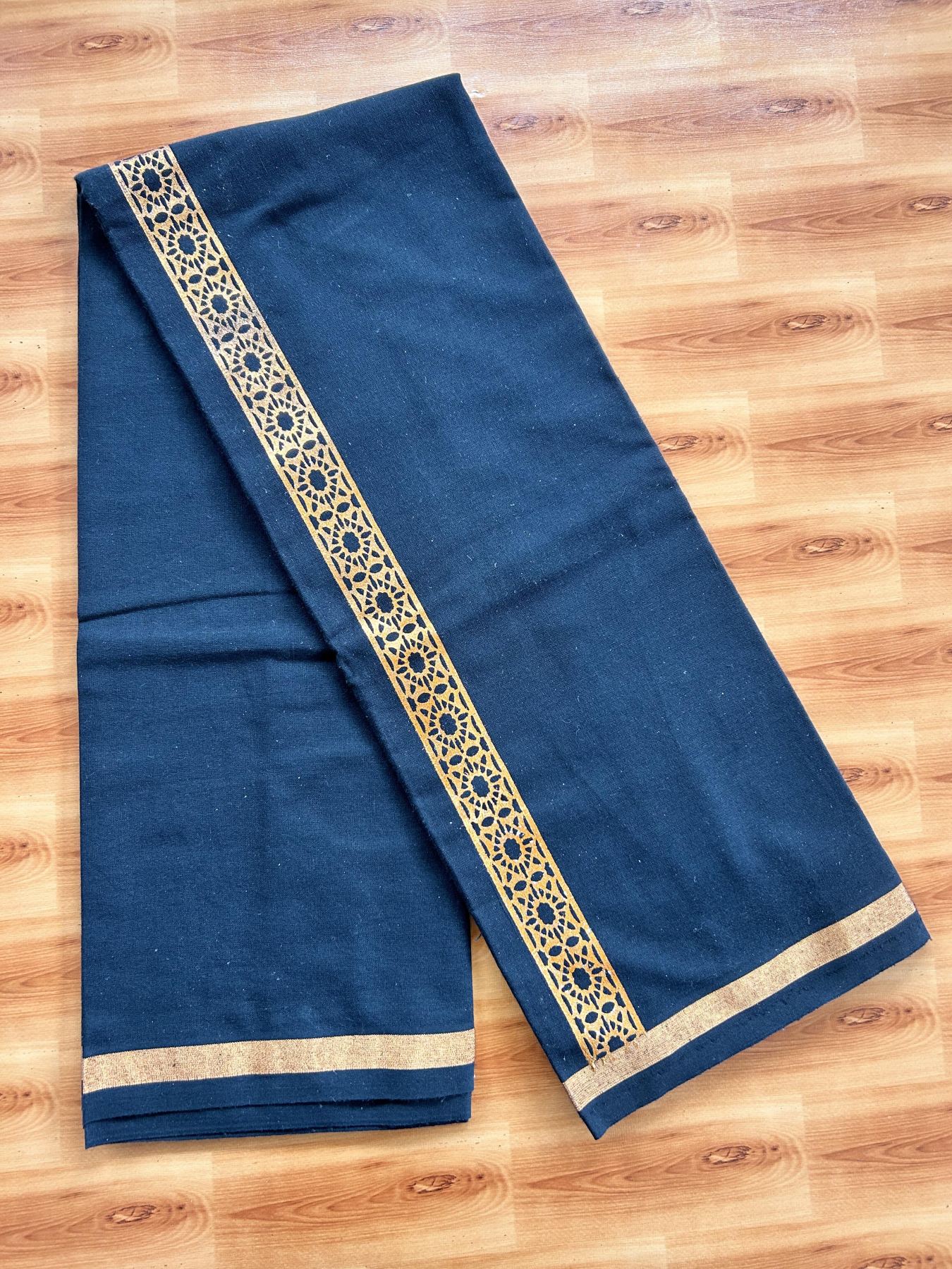 Kaitharikada - Single Kaily / Lungi - Mixed Cotton - 40s twisted - 1.5 inch  Copper Kasav Printed Design kara with Black colour body (2 meter / 4 muzham) - 7 KK8058 GAN