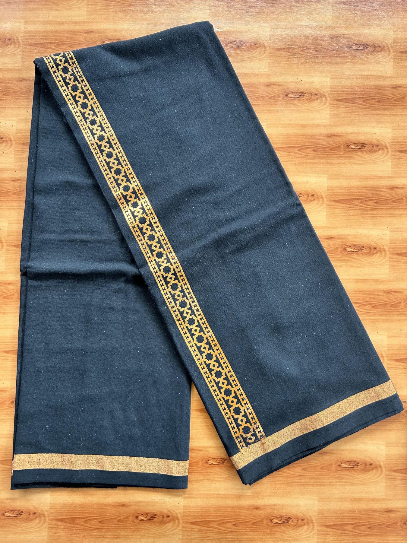 Kaitharikada - Single Kaily / Lungi - Mixed Cotton - 40s twisted - 1.5 inch  Copper Kasav Printed Design kara with Black colour body (2 meter / 4 muzham) - 8 KK8058 GAN