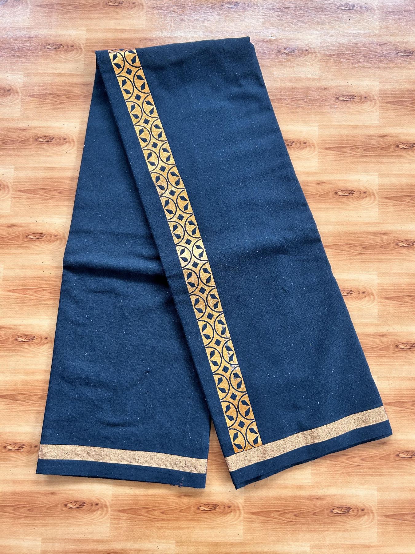 Kaitharikada - Single Kaily / Lungi - Mixed Cotton - 40s twisted - 1.5 inch  Copper Kasav Printed Design kara with Black colour body (2 meter / 4 muzham) - 9 KK8058 GAN