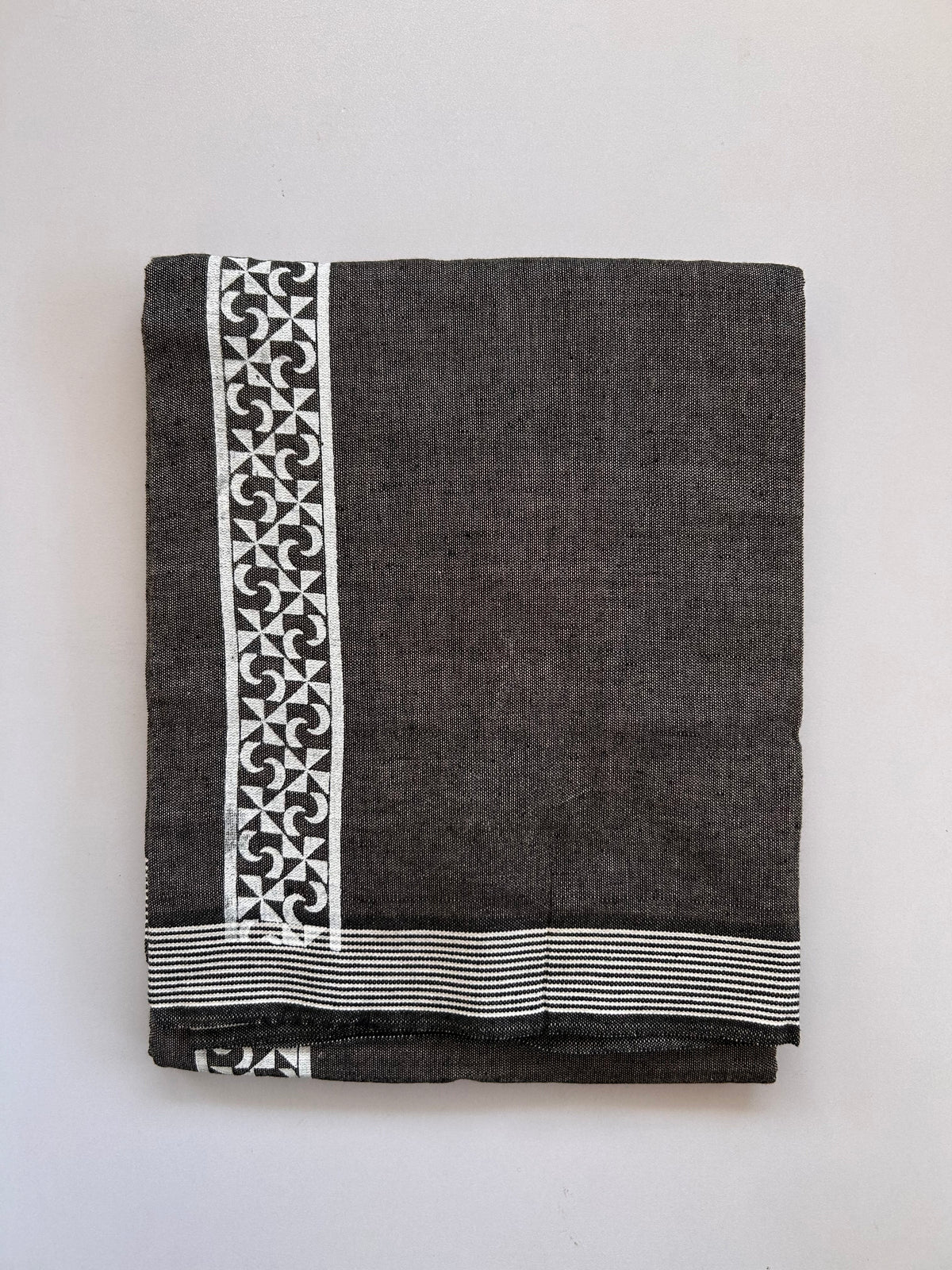 Single Kaily / Lungi - Kaitharikada - Mixed Cotton - 2/40s twisted - 2 inch White Printed Design Kara With Peach & Black Colour Body (2 meter / 4 muzham) - 26 KK8089 SAT